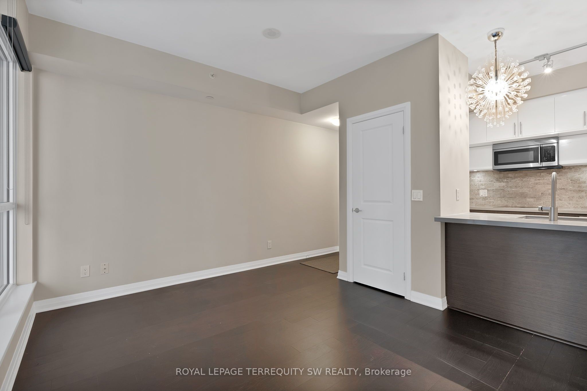 8 Mercer Street 1307, Toronto, ON M5V 0C4 photo 3