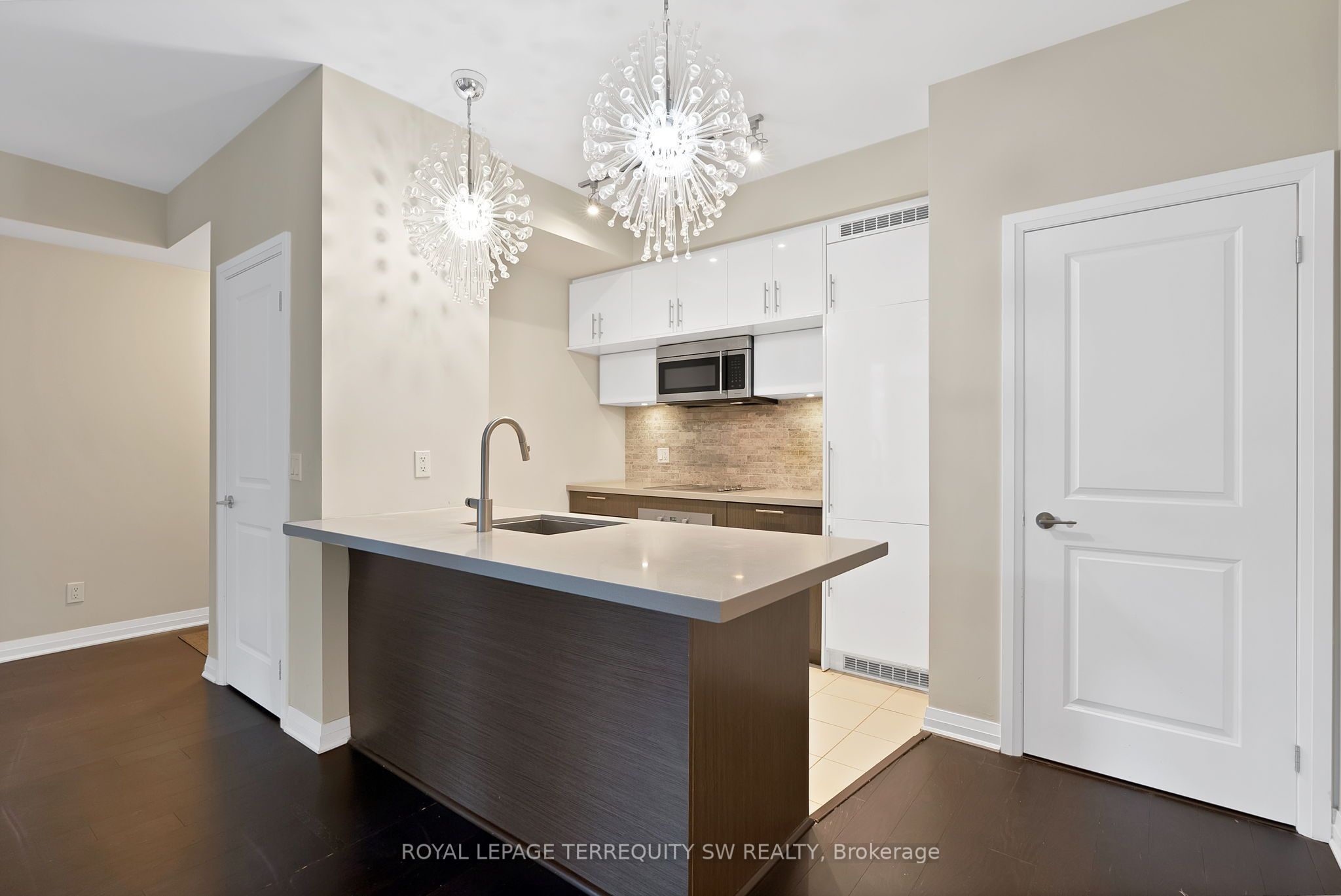8 Mercer Street 1307, Toronto, ON M5V 0C4 photo 4