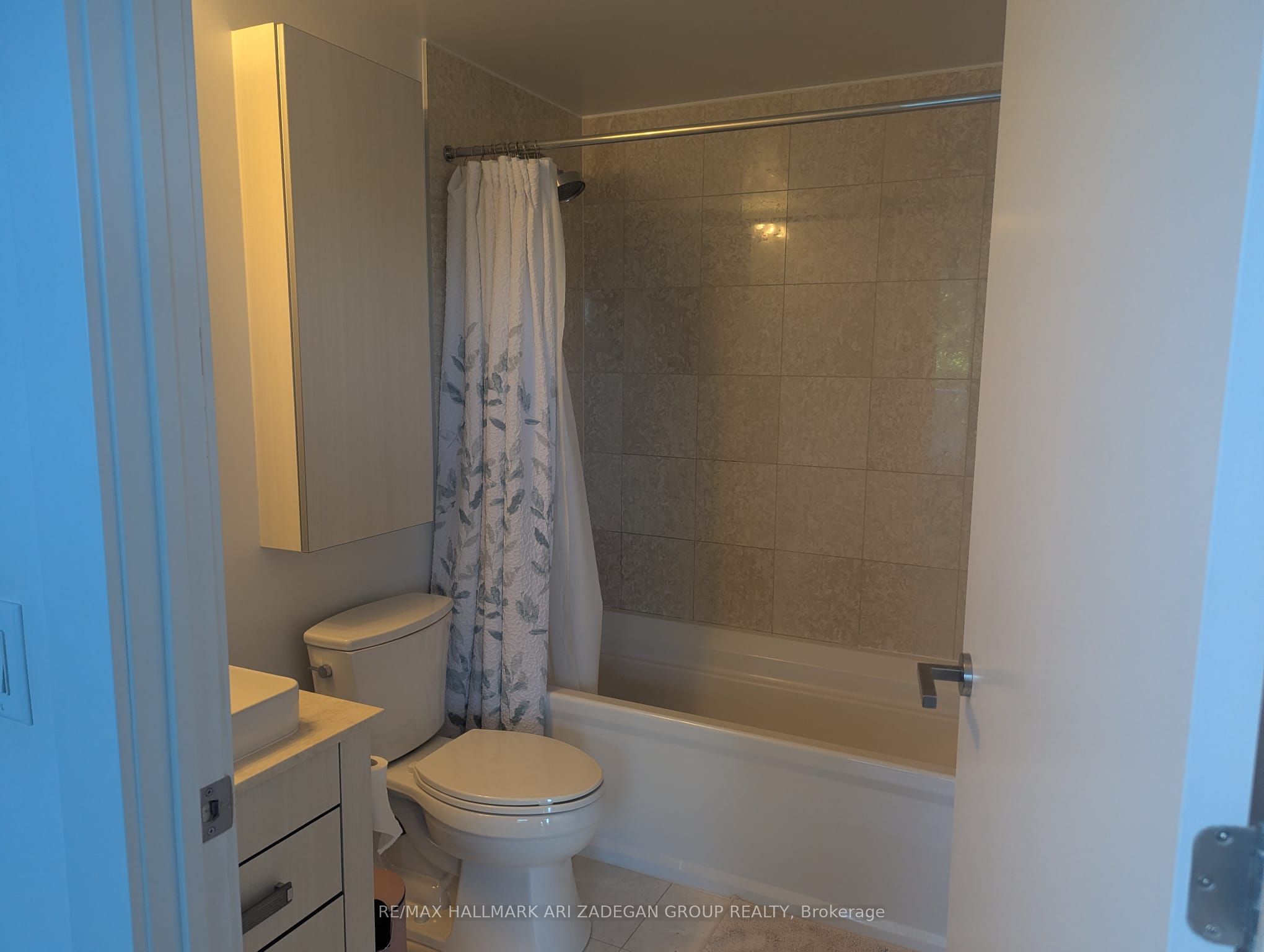 3018 Yonge Street 514, Toronto, ON M4N 2K4 photo 3