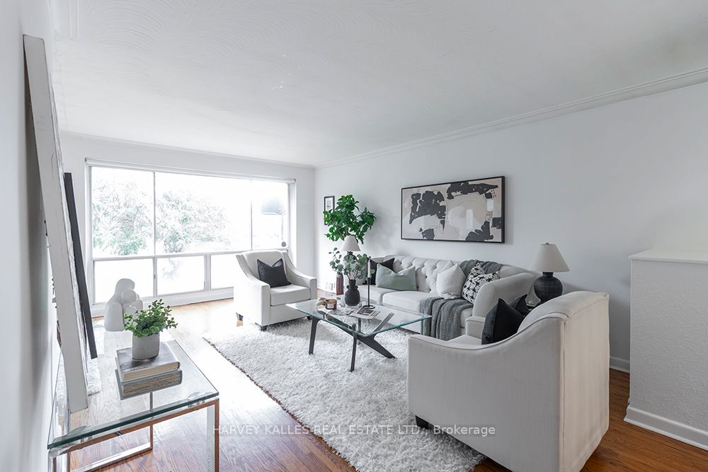 135 Combe Avenue, Toronto, ON M3H 4K2 photo 2