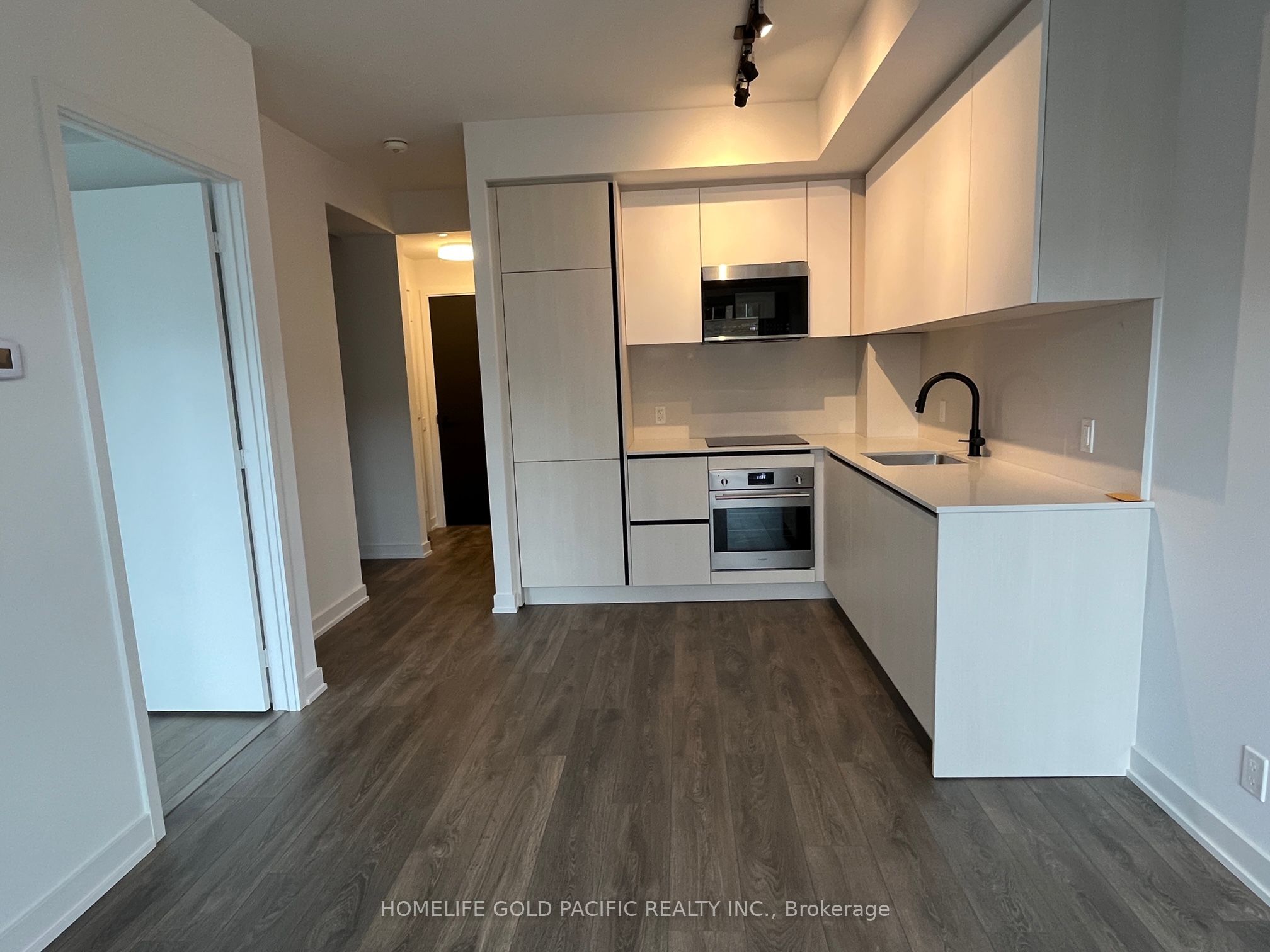 108 Peter Street 622, Toronto, ON M5V 0W2 photo 2