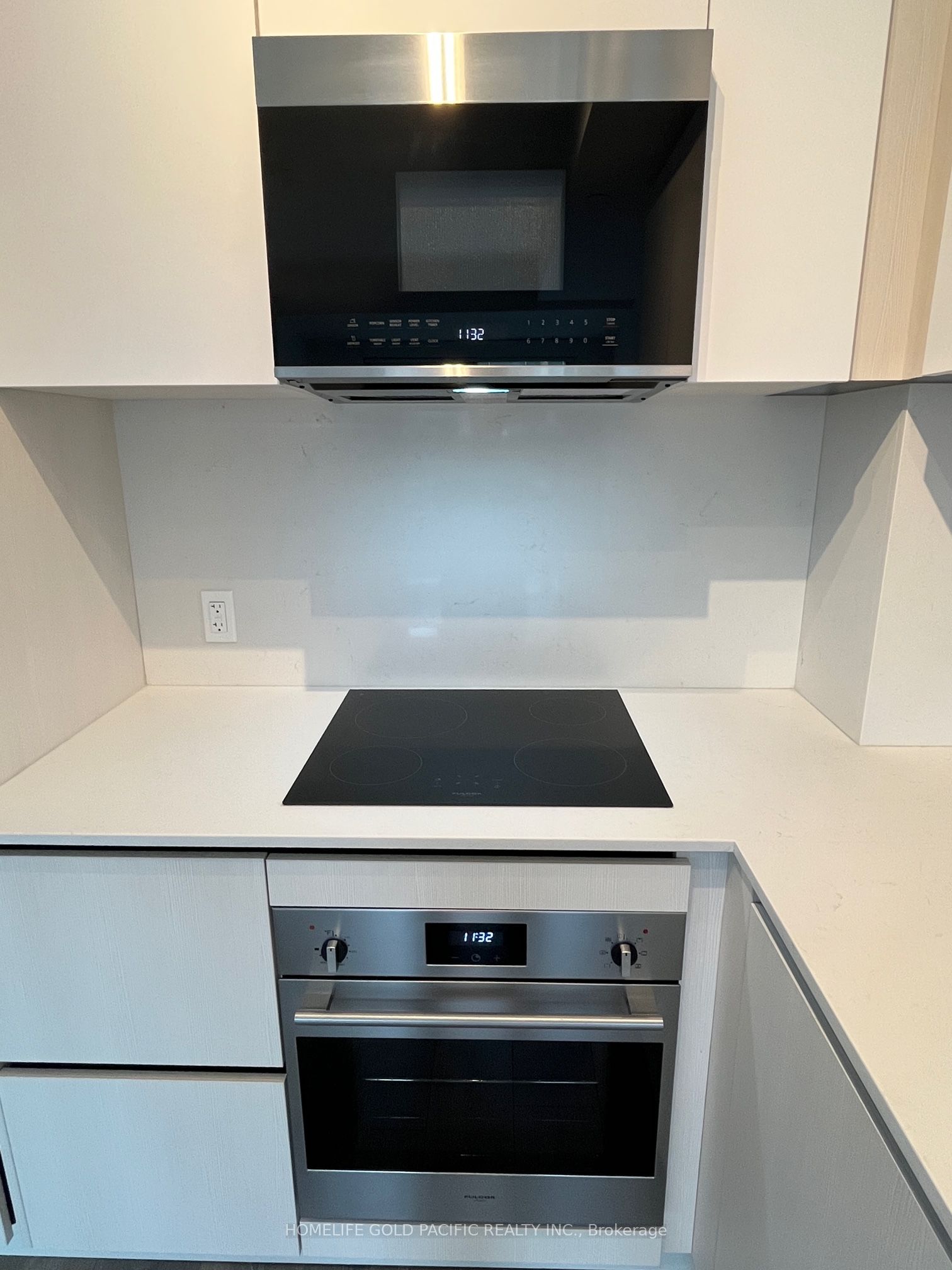 108 Peter Street 622, Toronto, ON M5V 0W2 photo 3