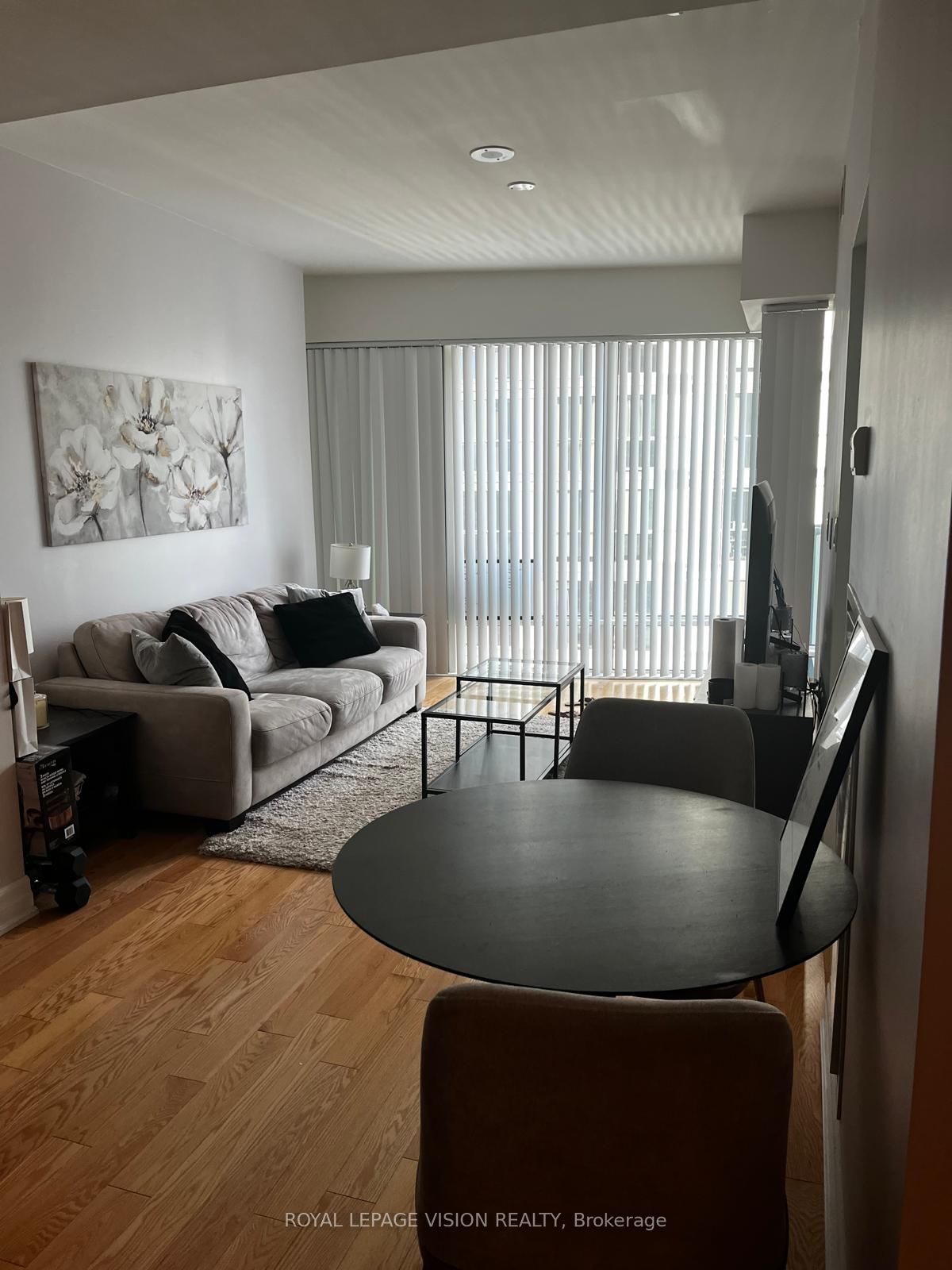 8 The Esplanade Avenue 2701, Toronto, ON M5E 0A6