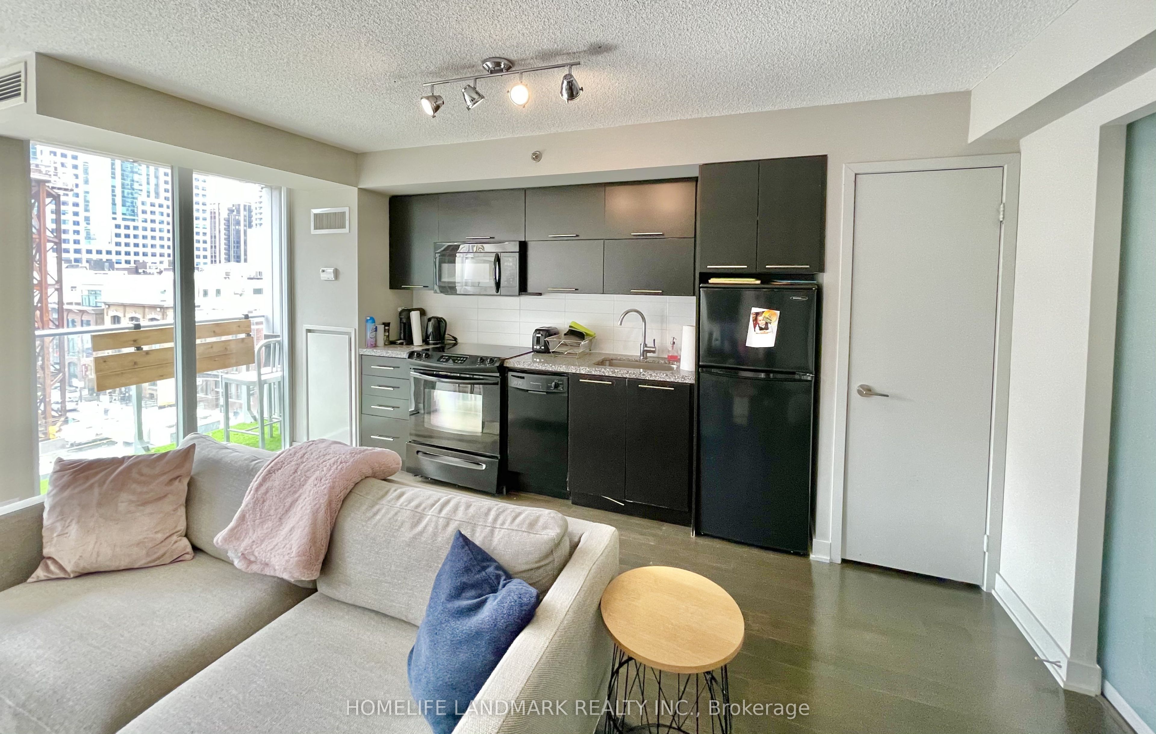 21 Nelson Street 608, Toronto, ON M5V 1T8