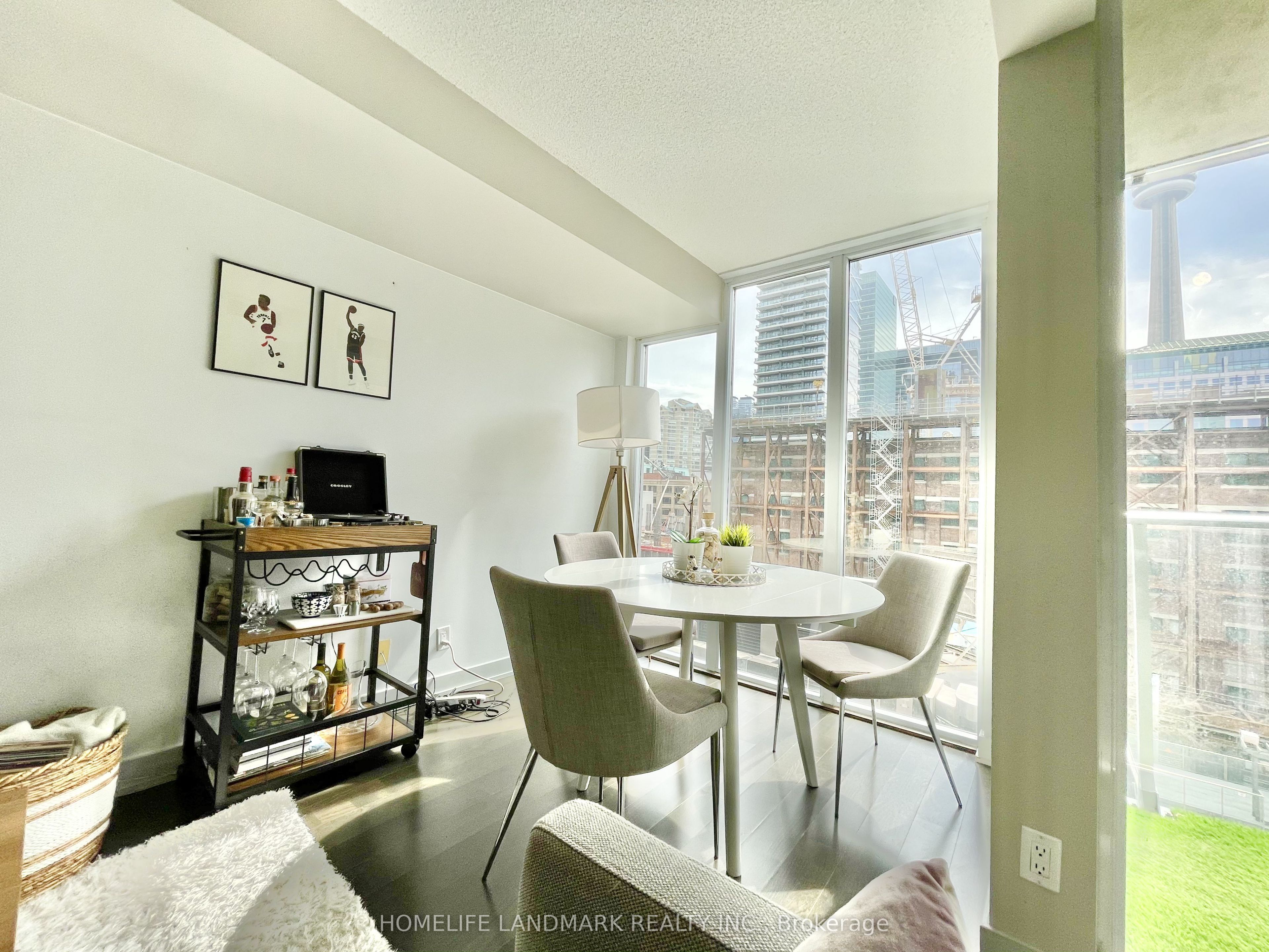 21 Nelson Street 608, Toronto, ON M5V 1T8 photo 5