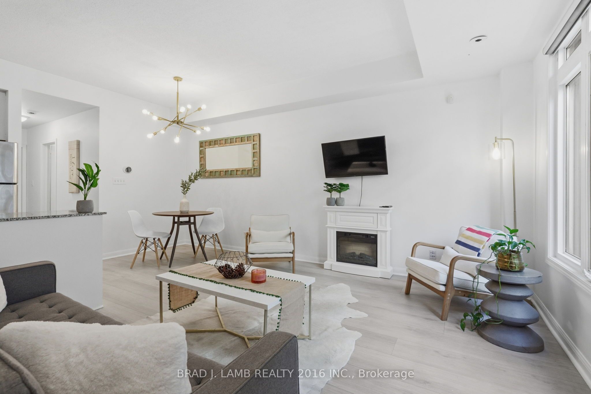 80 Carr Street 29, Toronto, ON M5T 1B7 photo 4