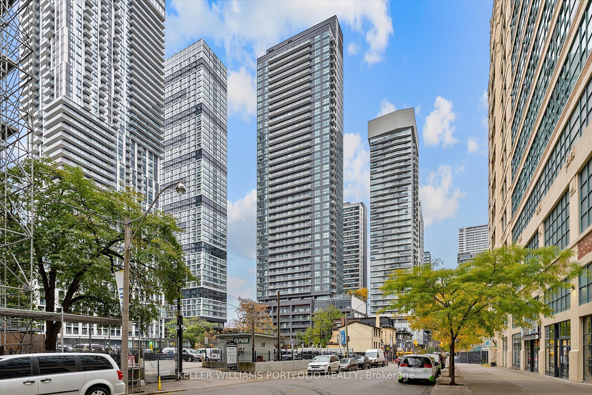 159 Dundas Street E 1005, Toronto, ON M5B 0A9 photo 2