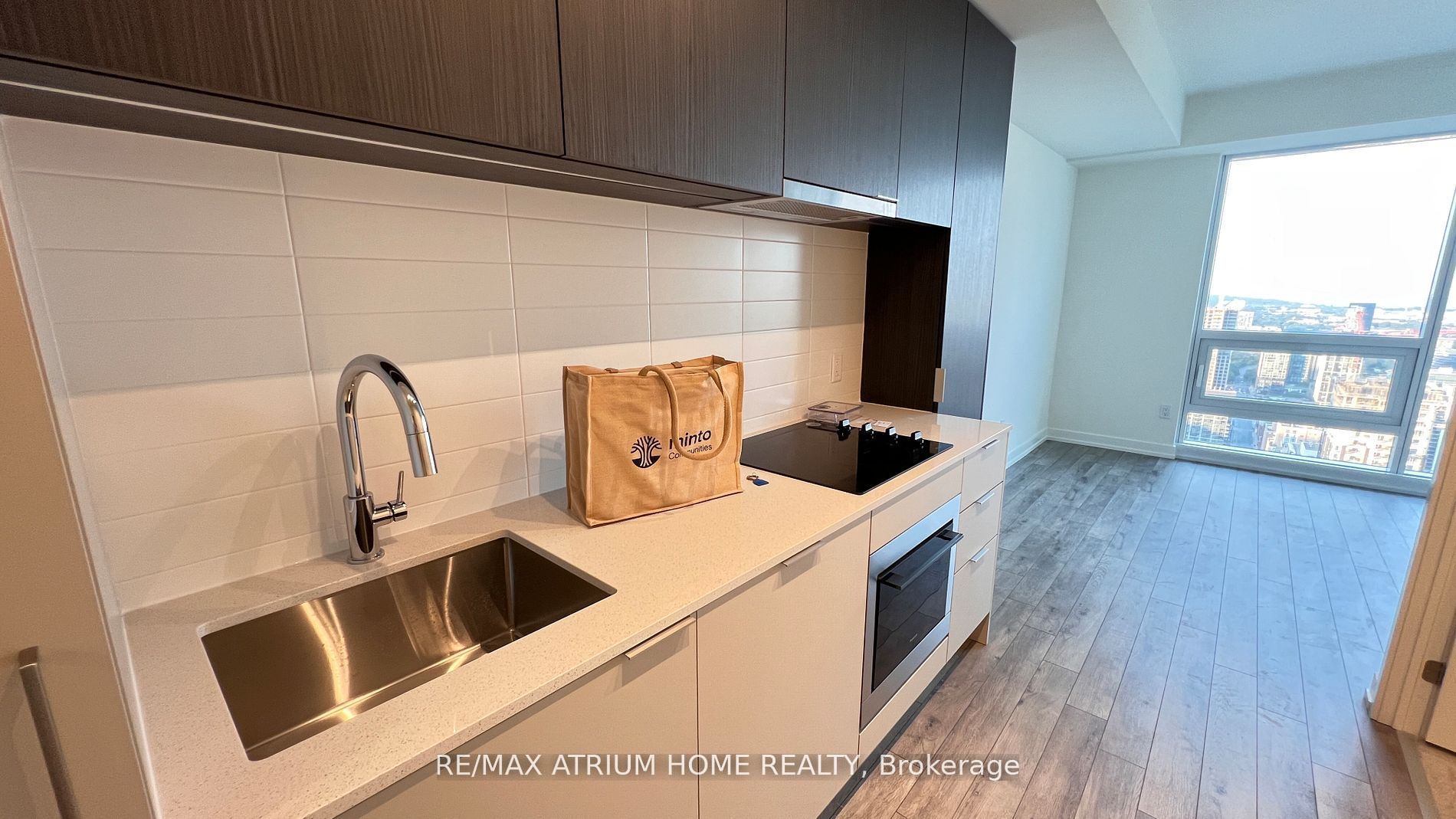 89 Church Street 4705, Toronto, ON M5C 0B7 photo 4