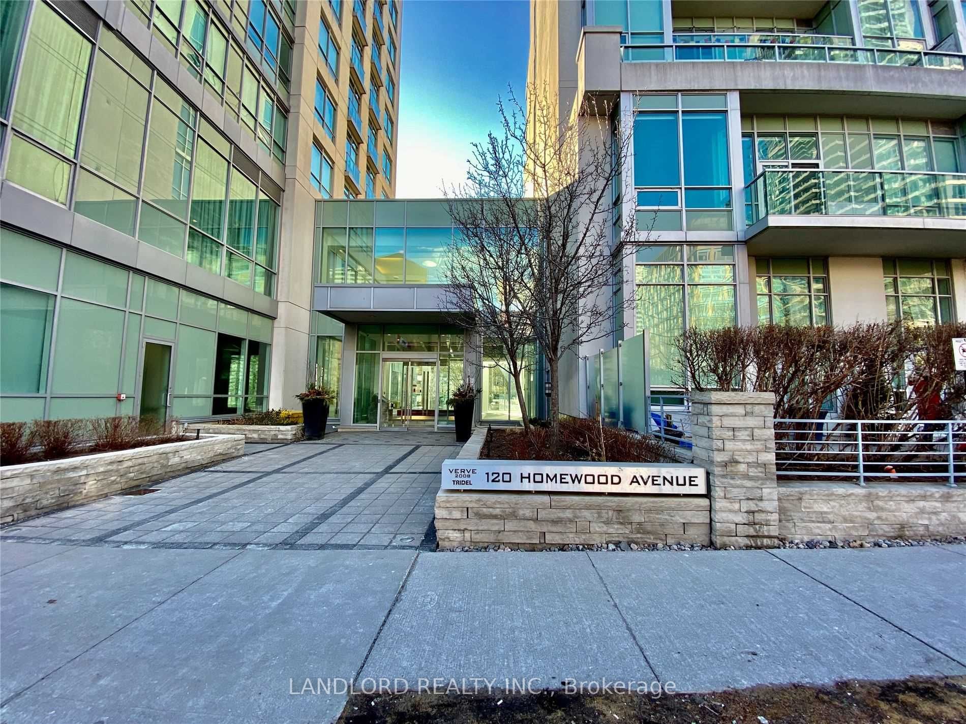 120 Homewood Avenue 418, Toronto, ON M4Y 2J3 photo 4