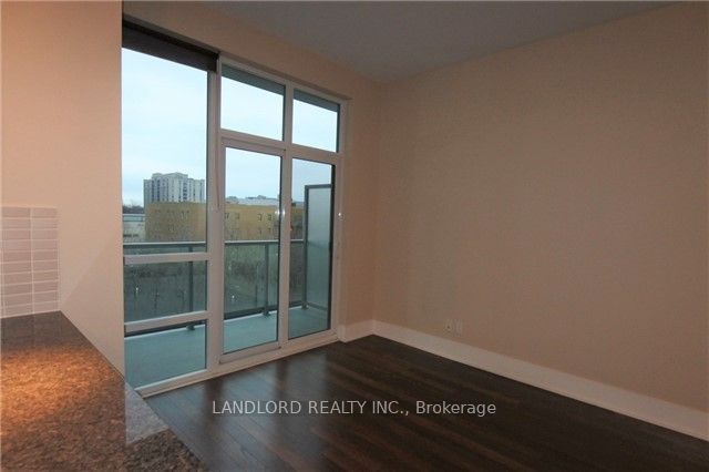 120 Homewood Avenue 418, Toronto, ON M4Y 2J3 photo 5