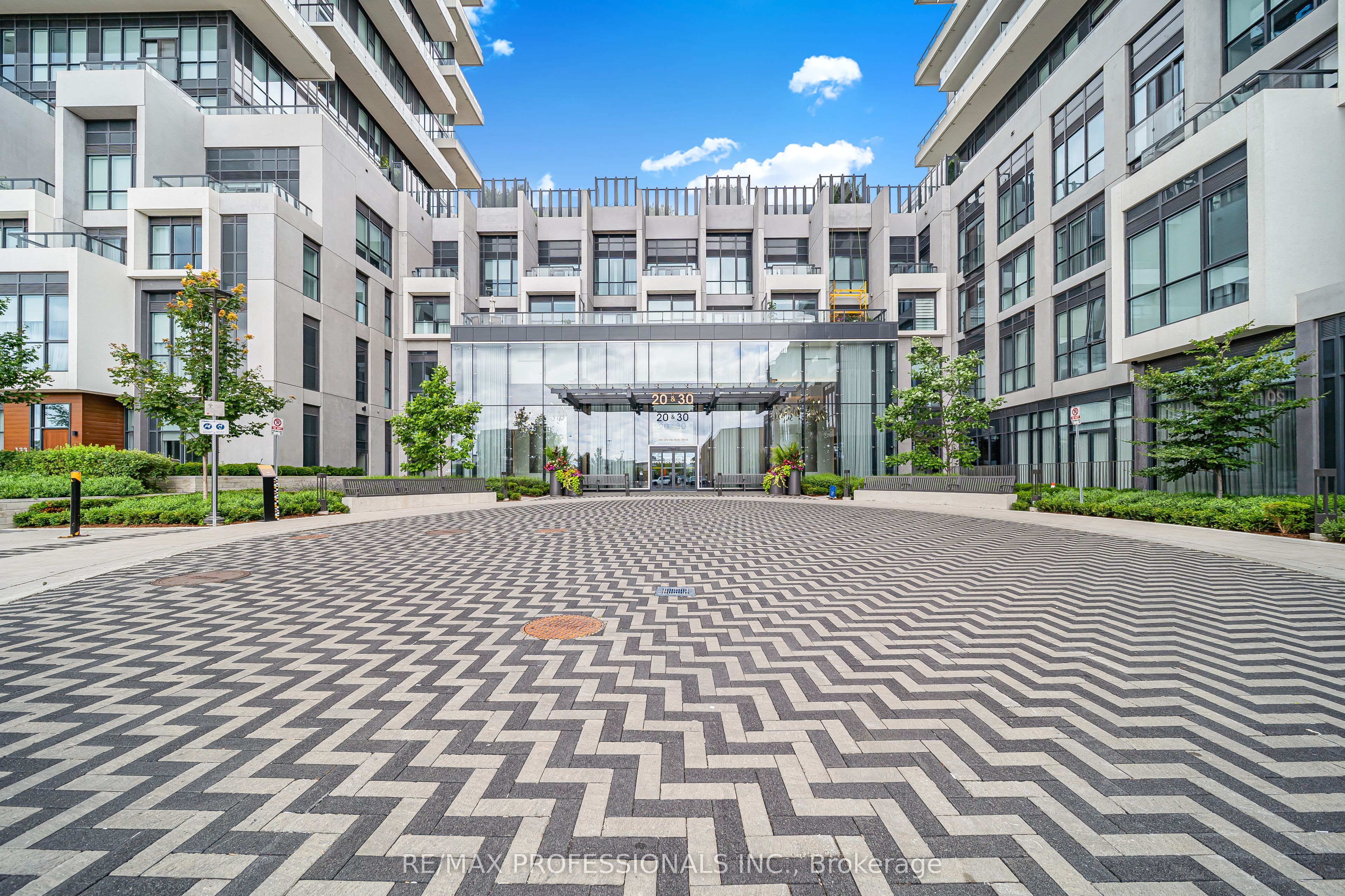 30 Inn The Park Drive 407, Toronto, ON M3C 0P7 photo 4