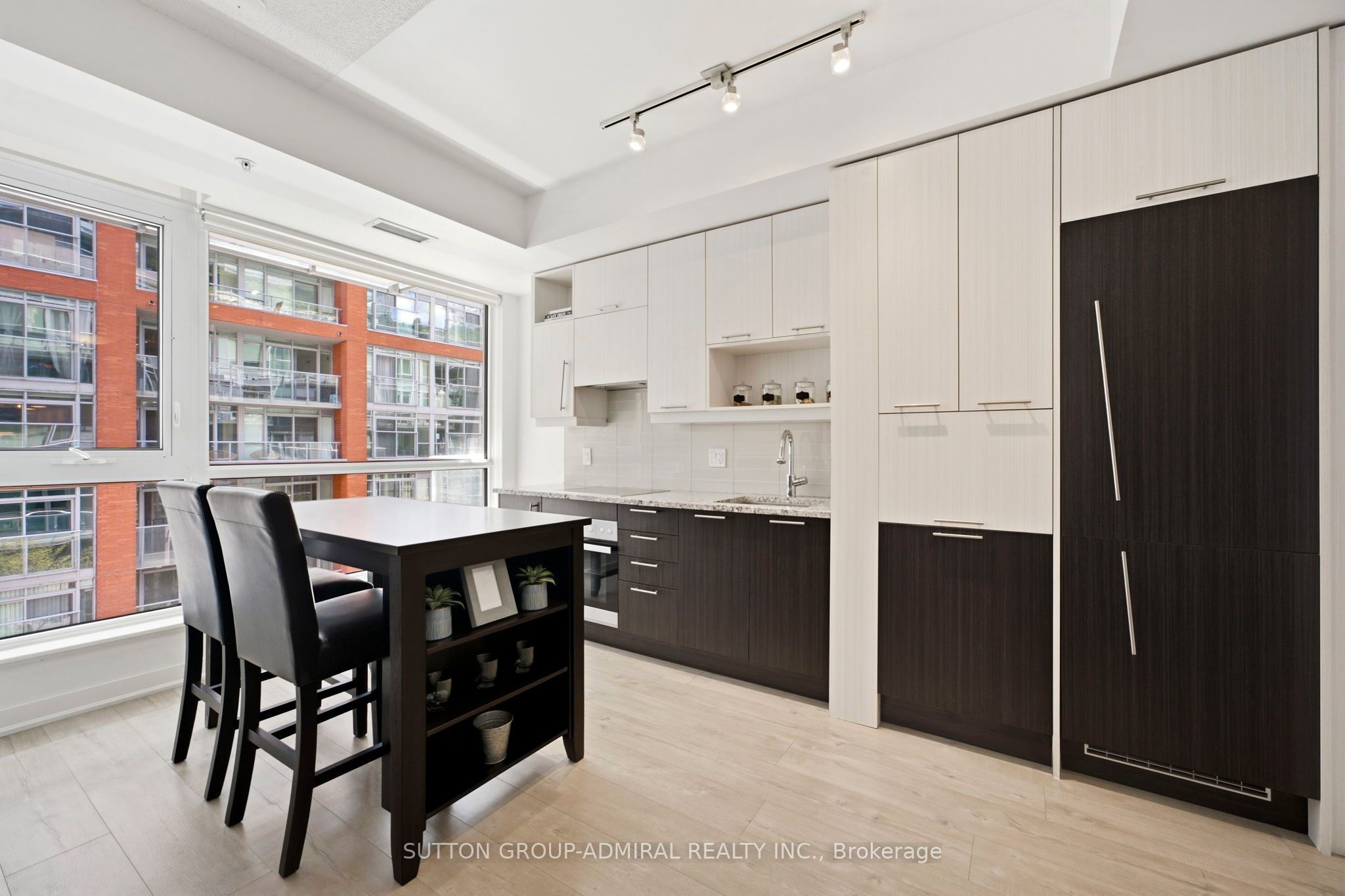 30 Nelson Street 312, Toronto, ON M5V 0H5 photo 5