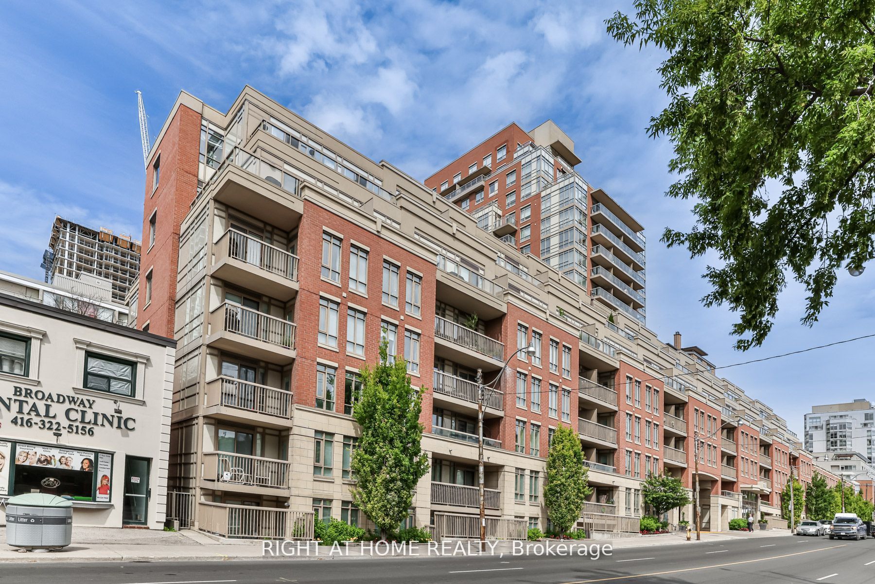 900 Mount Pleasant Road 327, Toronto, ON M4P 3J9 photo 3