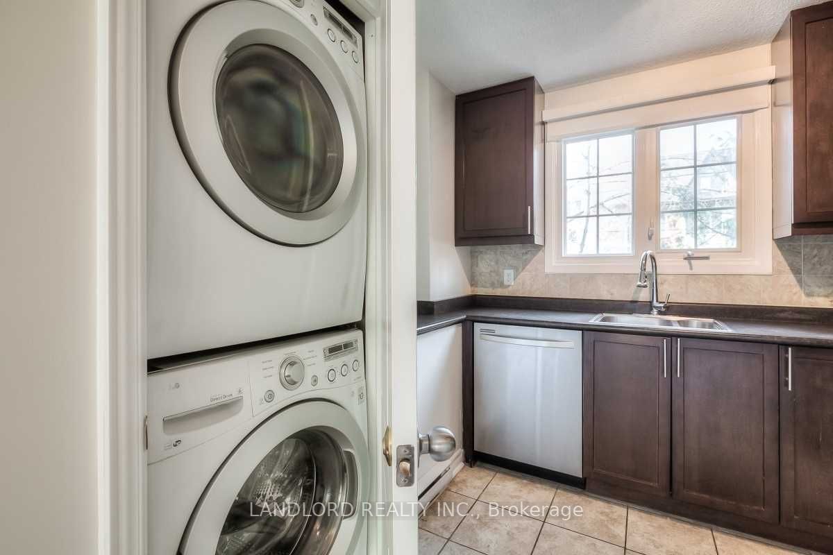 233 Berkeley Street, Toronto, ON M5A 2X3 photo 4