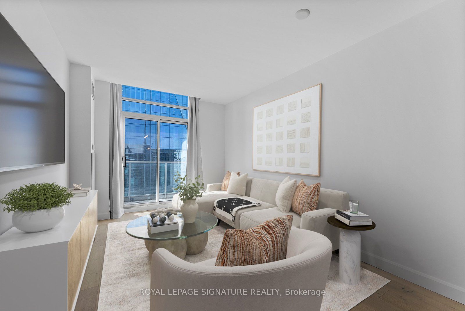 18 YONGE Street PH11, Toronto, ON M5E 1Z8 photo 2