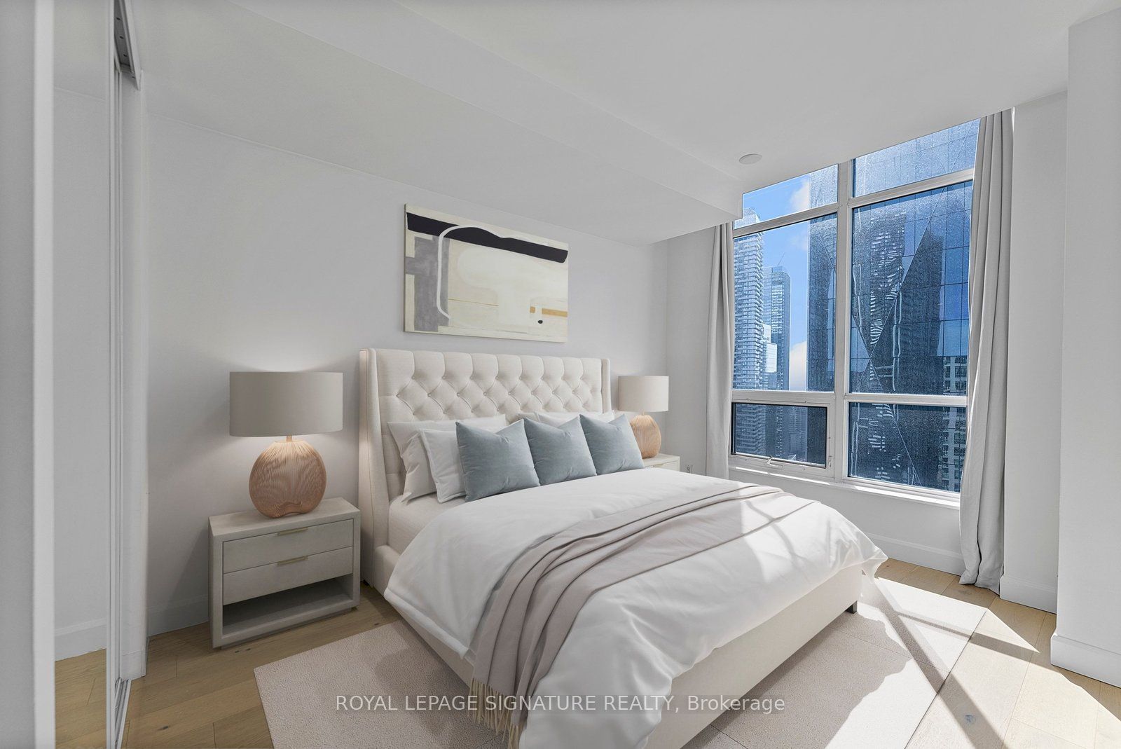 18 YONGE Street PH11, Toronto, ON M5E 1Z8 photo 3