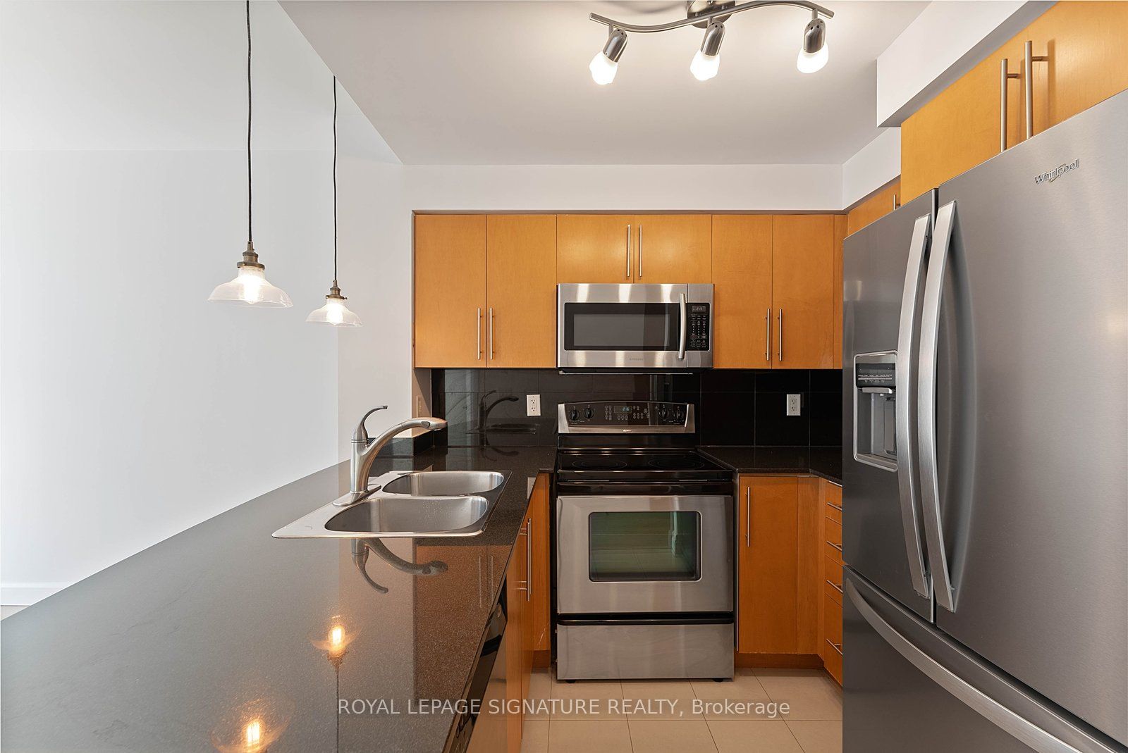 18 YONGE Street PH11, Toronto, ON M5E 1Z8 photo 5
