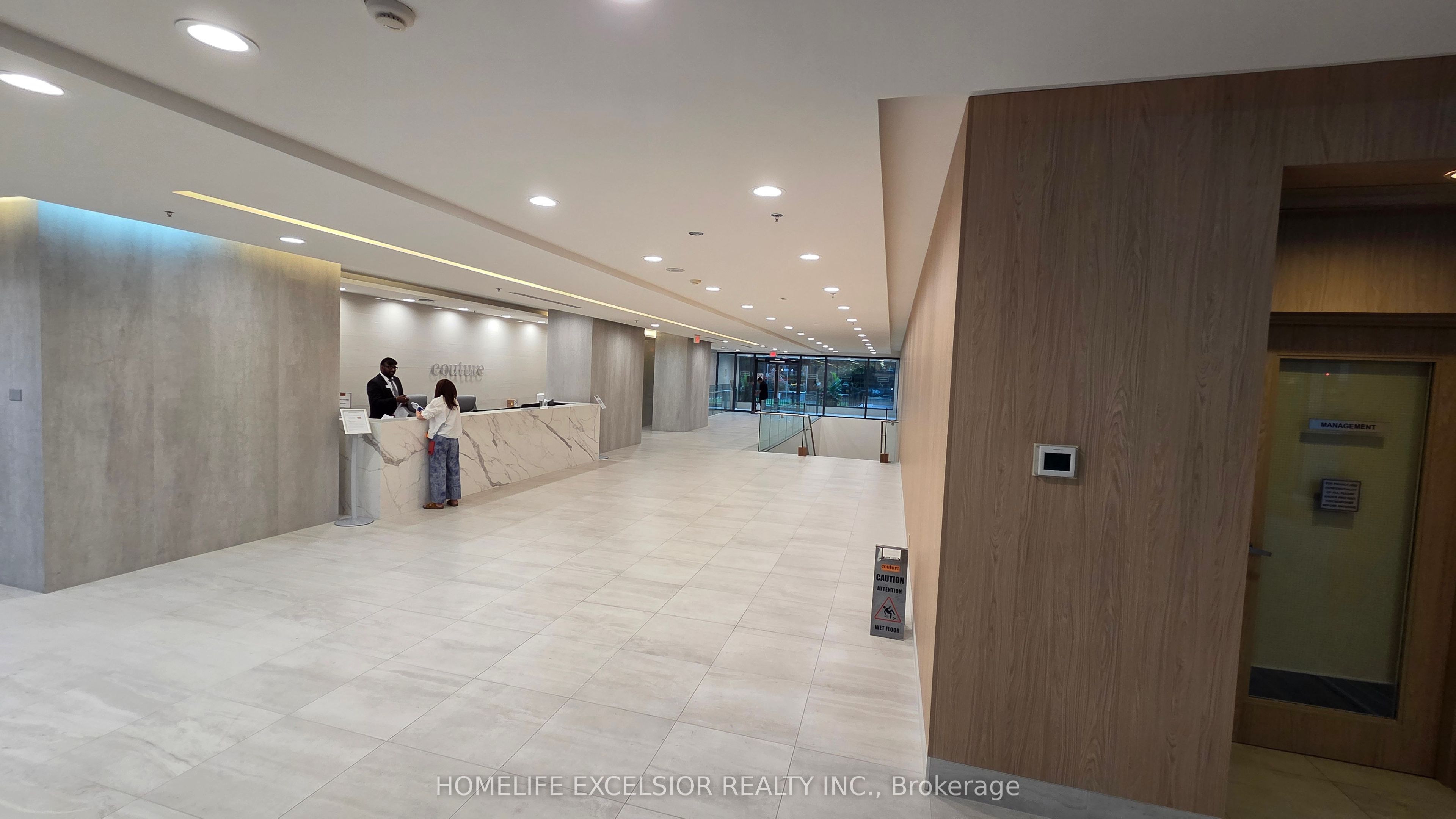 28 ted rogers Way 411, Toronto, ON M4Y 2J4