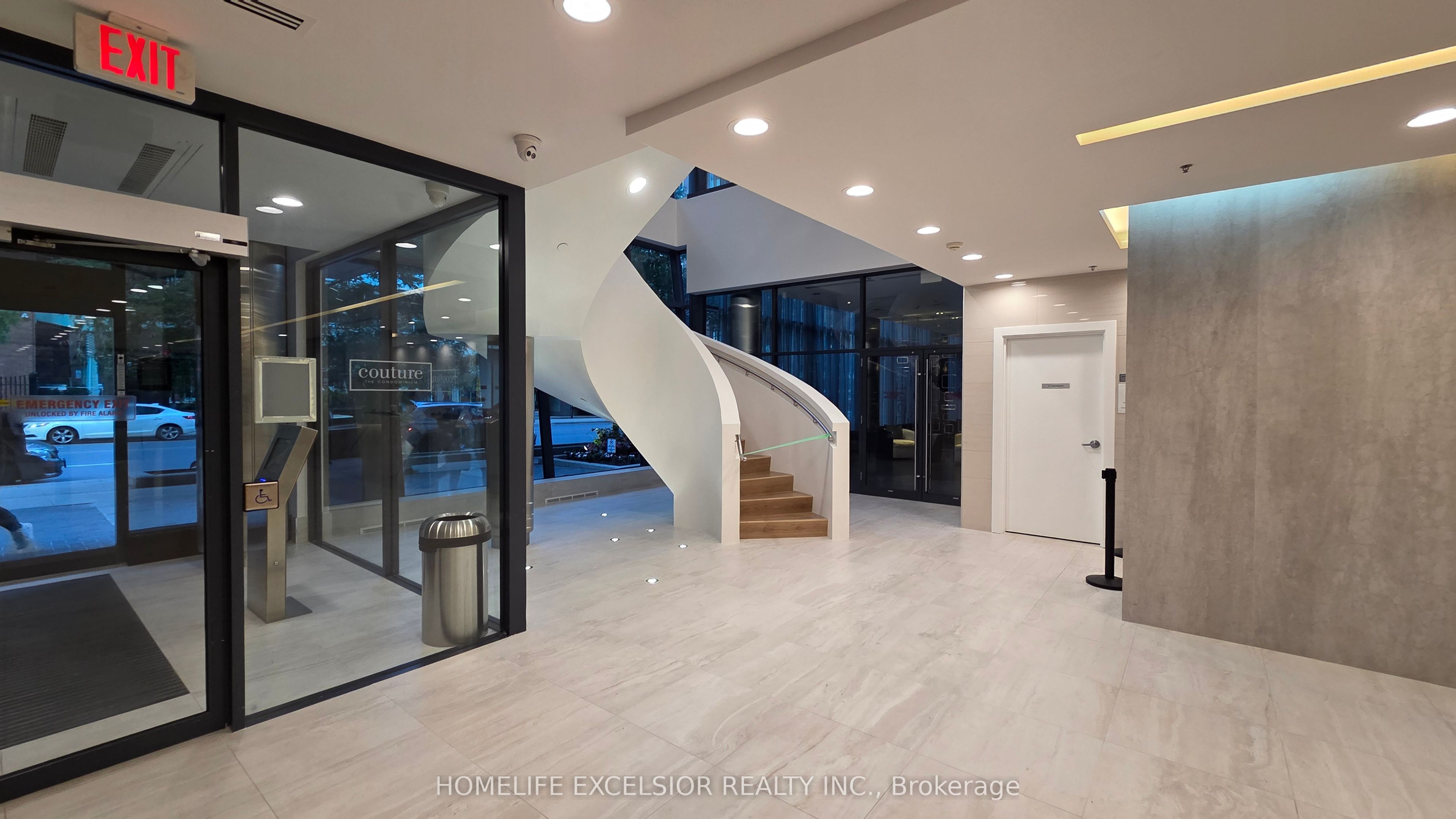 28 ted rogers Way 411, Toronto, ON M4Y 2J4 photo 2