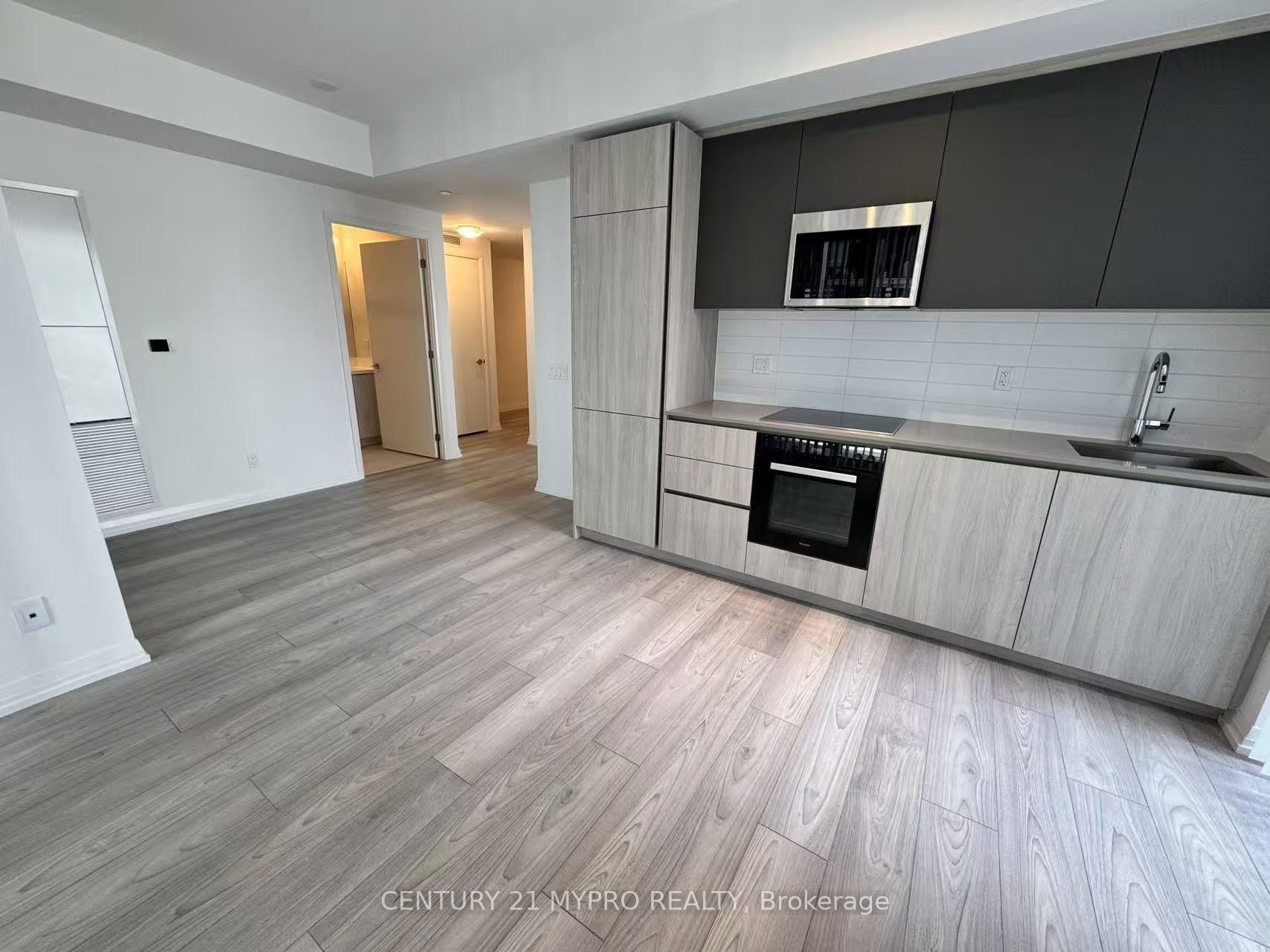 400 King Street W 1708, Toronto, ON M5V 0X3 photo 4
