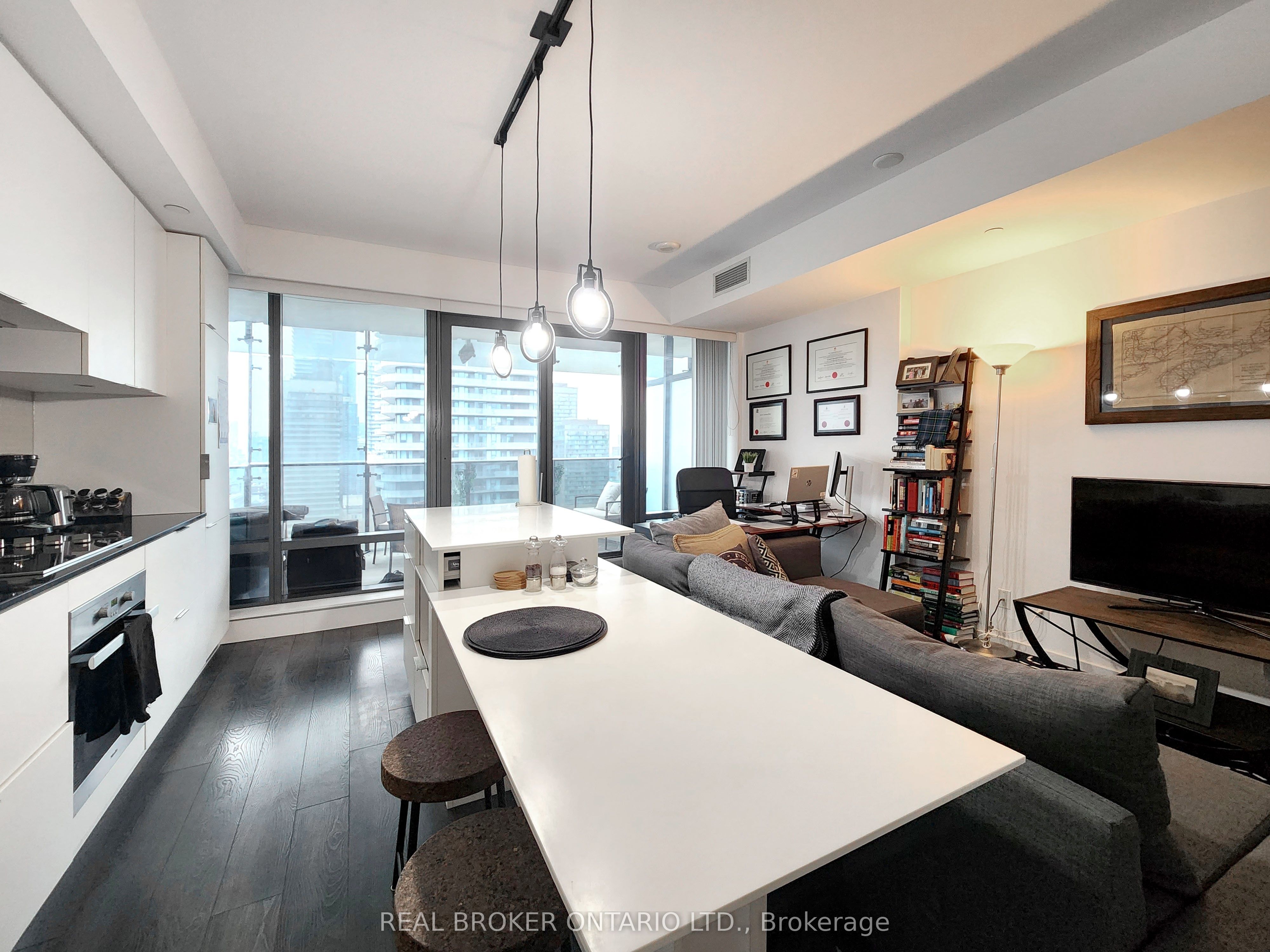 5 St Joseph Street 2803, Toronto, ON M4Y 0B6 photo 5