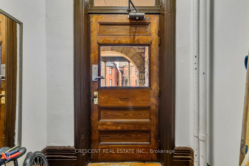 83 Madison Avenue Lower, Toronto, ON M5R 2S3 photo 4