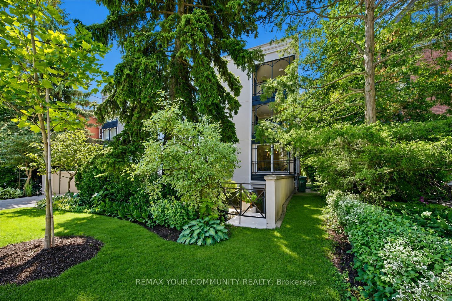 105 Heath Street 3, Toronto, ON M4V 1T5 photo 3