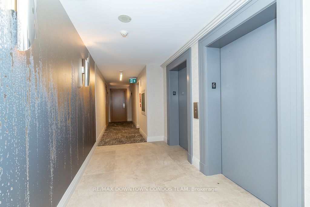 801 Bay Street 611, Toronto, ON M5S 1Y9 photo 5