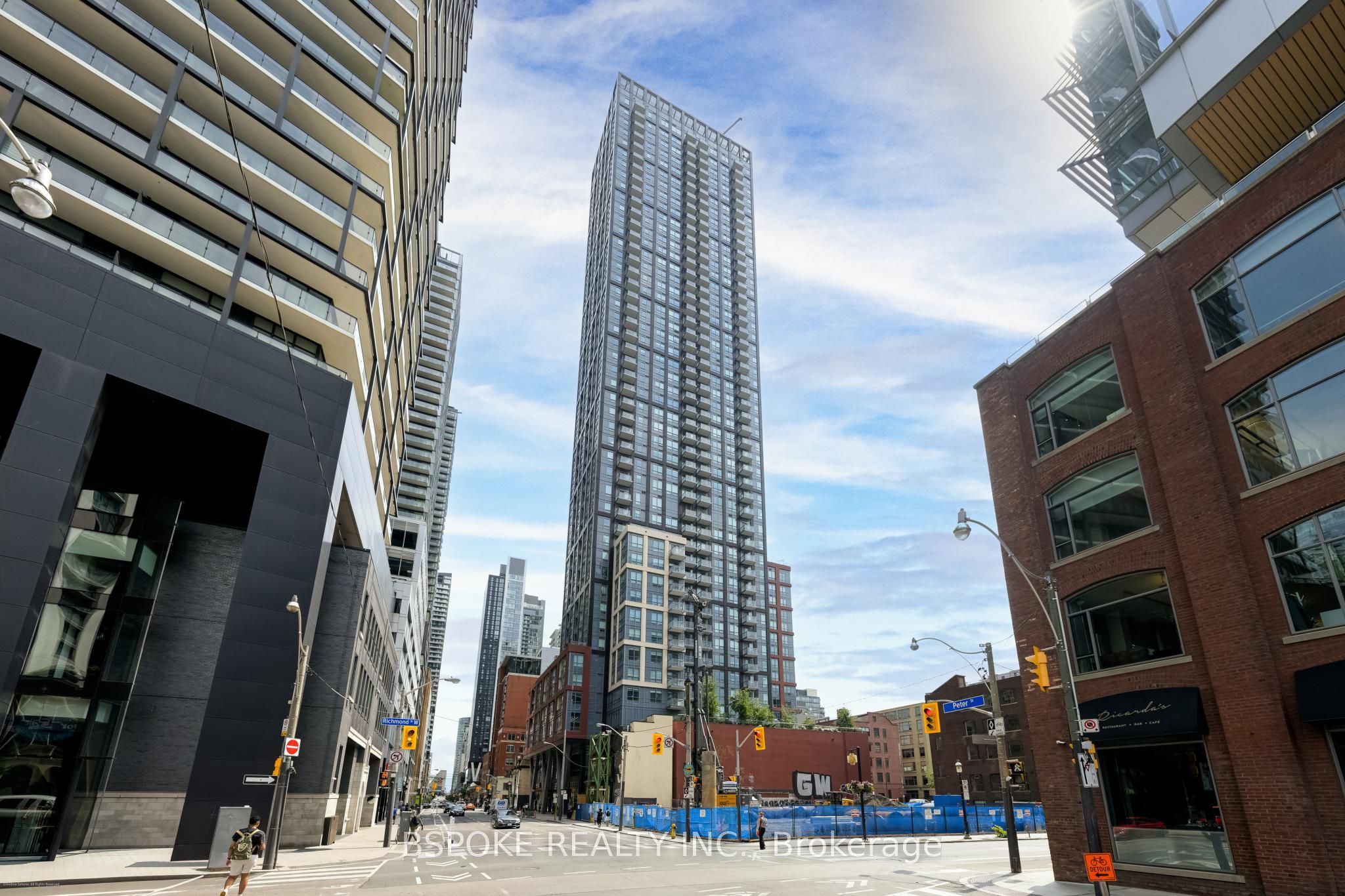 108 Peter Street 2811, Toronto, ON M5V 0W2 photo 2