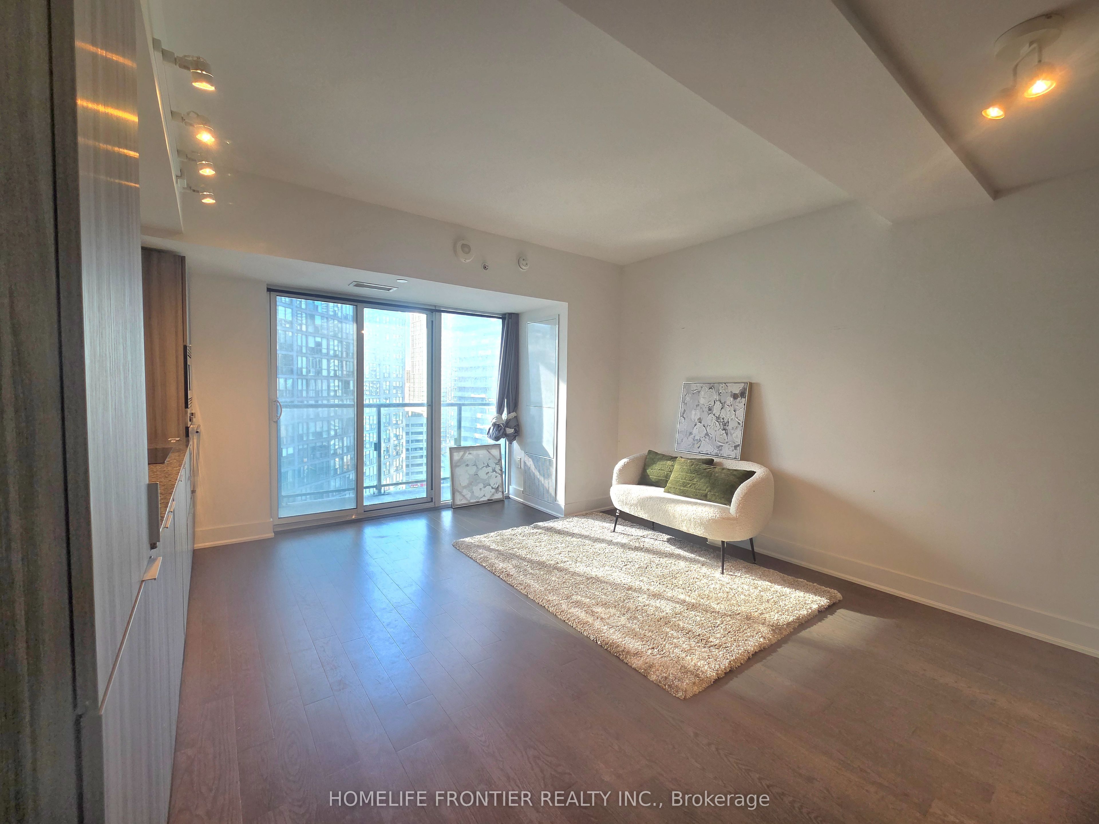 955 Bay Street 1701, Toronto, ON M5S 2A2