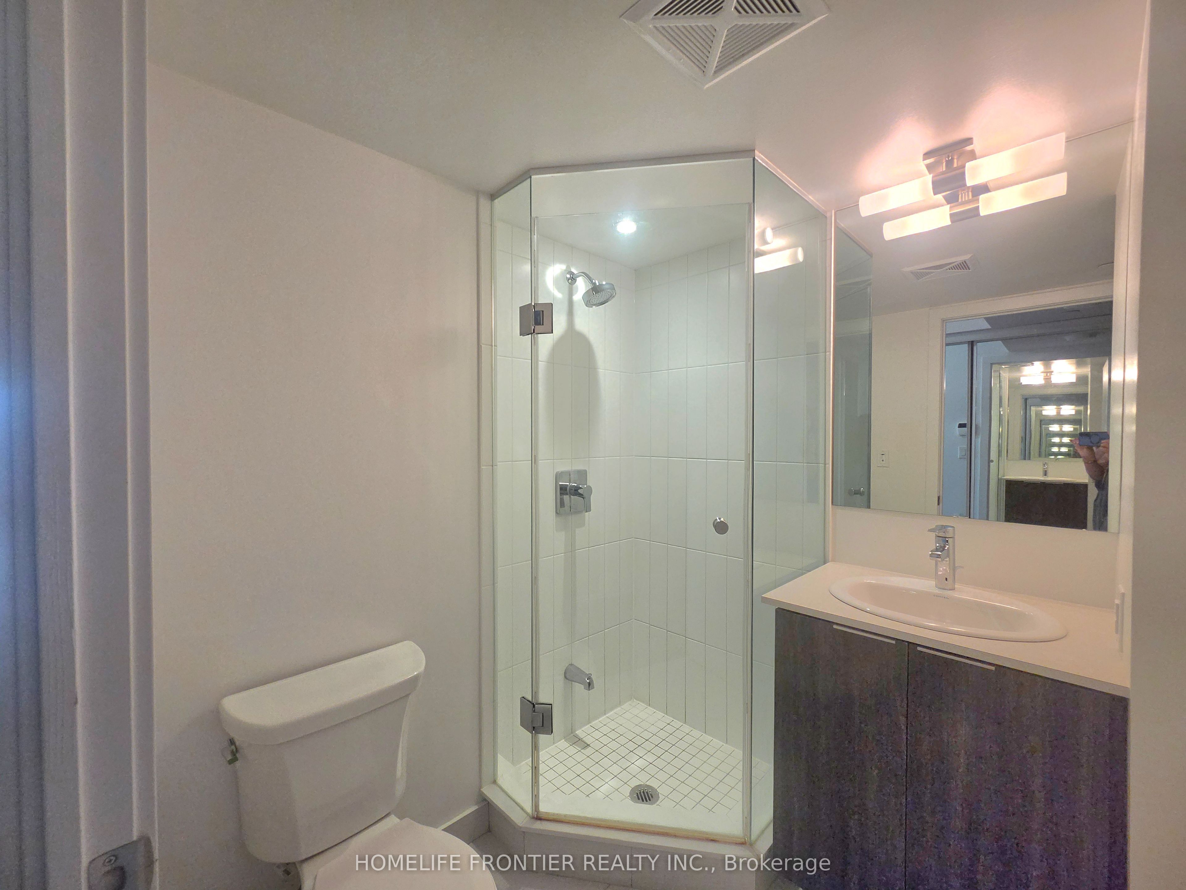 955 Bay Street 1701, Toronto, ON M5S 2A2 photo 5