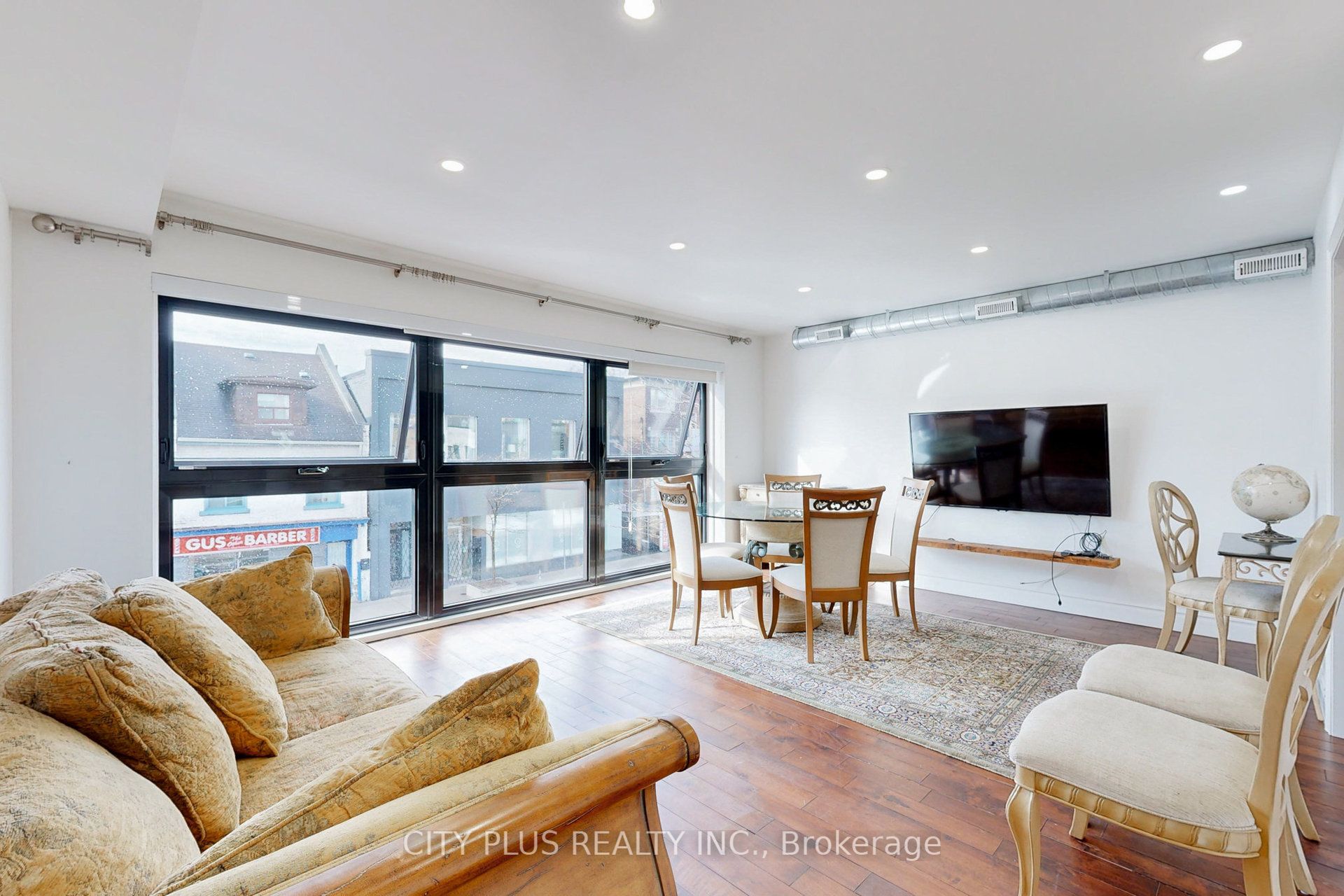 704 Bloor Street W, Toronto, ON M6G 1L4 photo 4