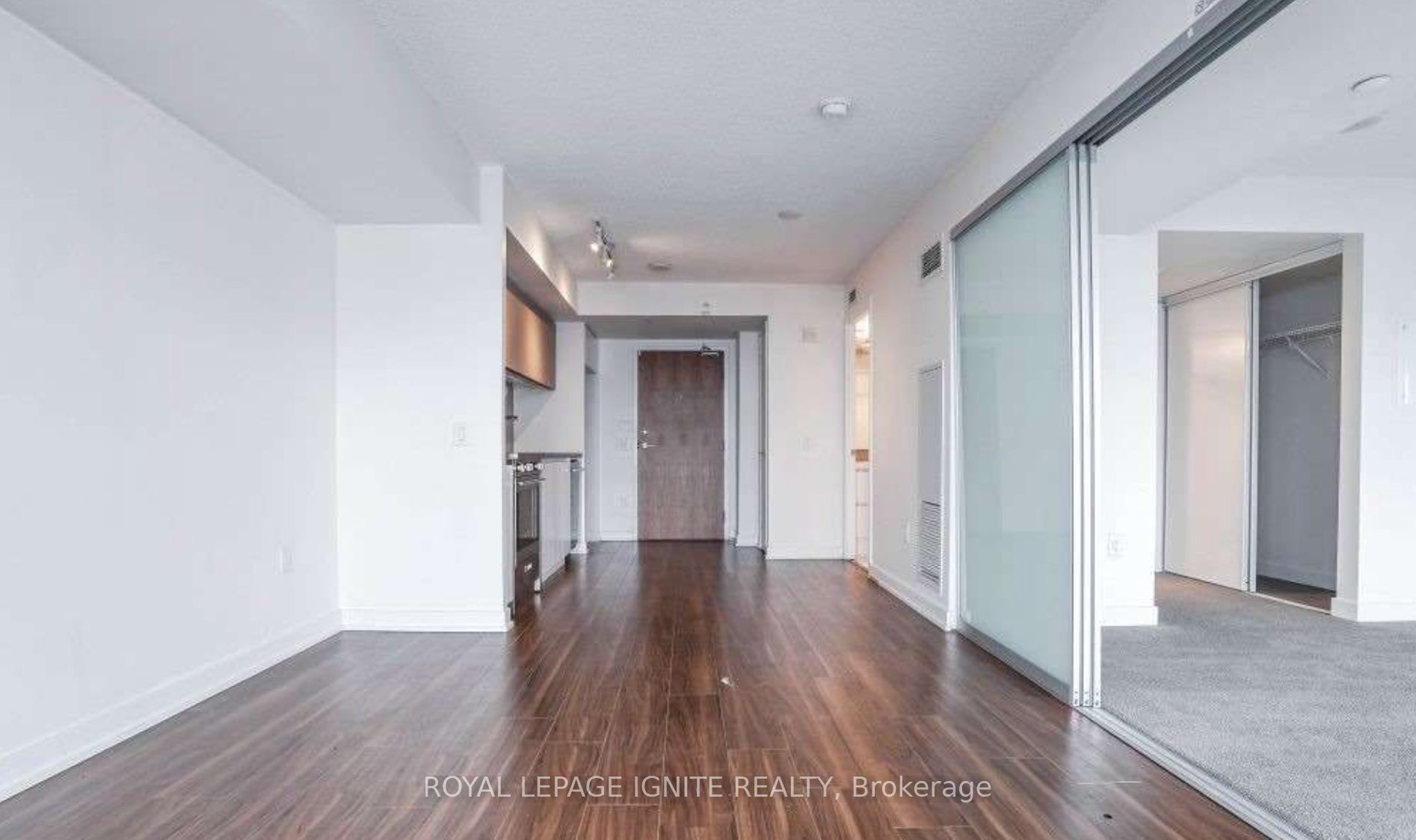 75 Queens Wharf Road 4111, Toronto, ON M5V 0J8 photo 4