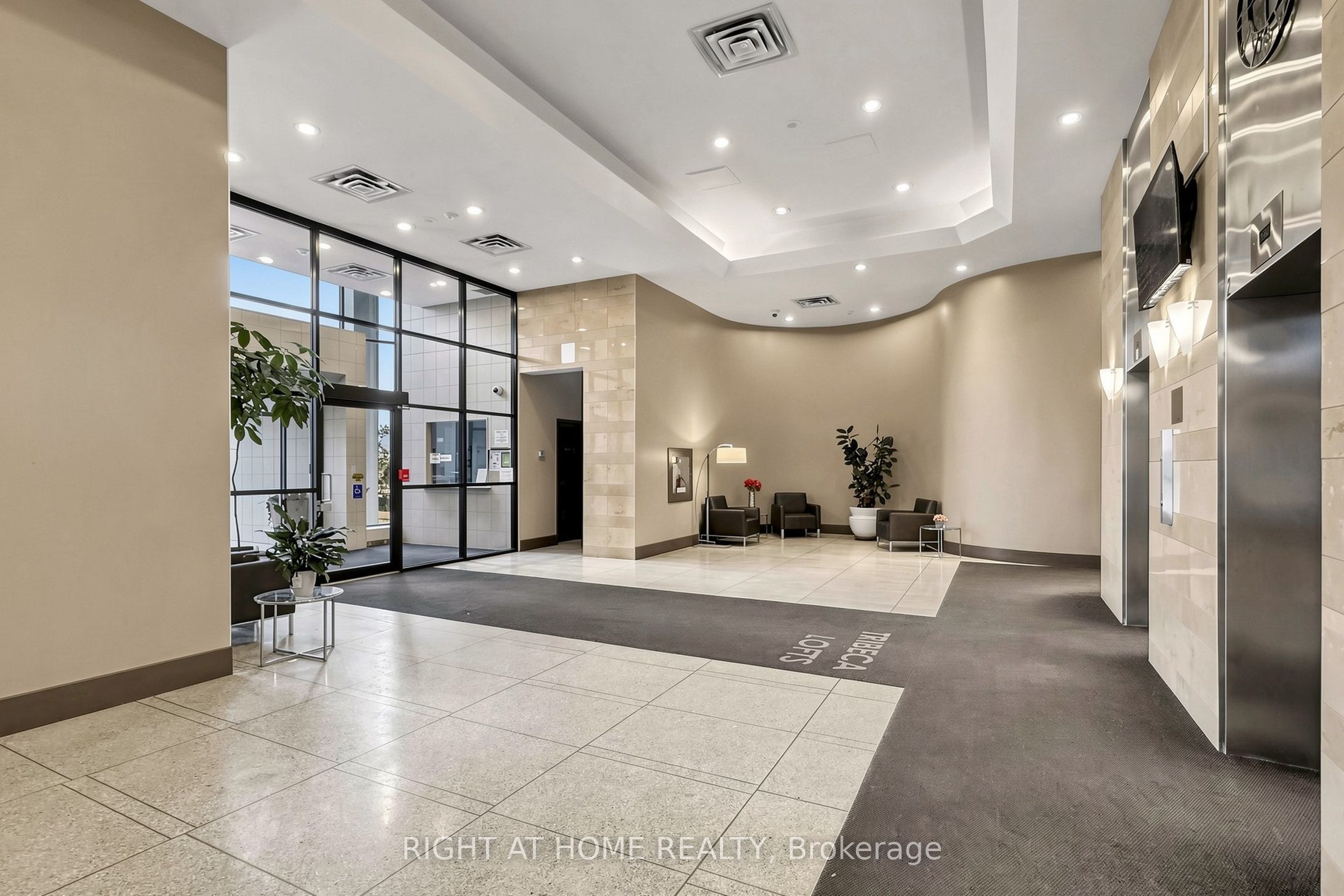797 Don Mills Road 1104, Toronto, ON M3C 1V2 photo 2