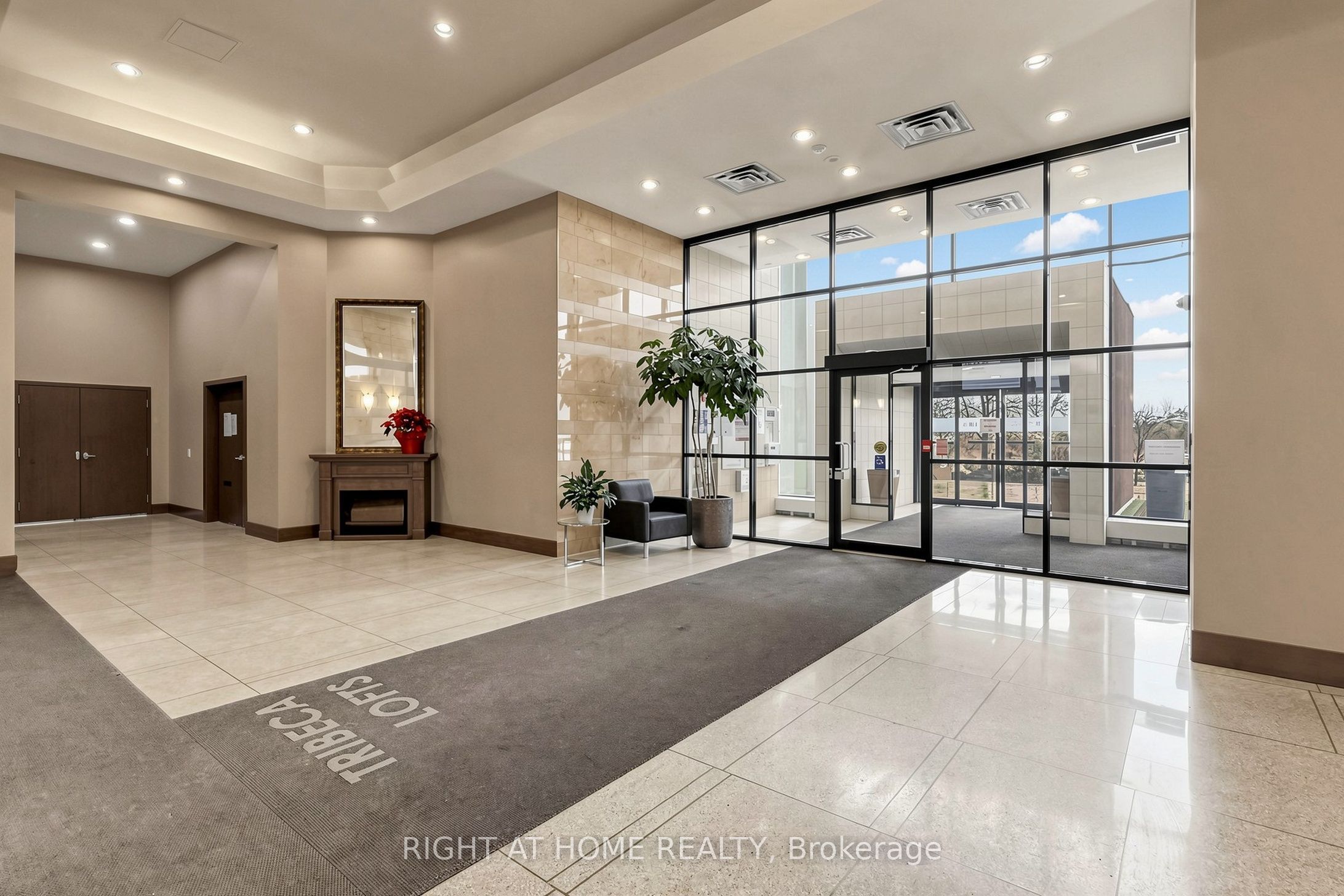 797 Don Mills Road 1104, Toronto, ON M3C 1V2 photo 4