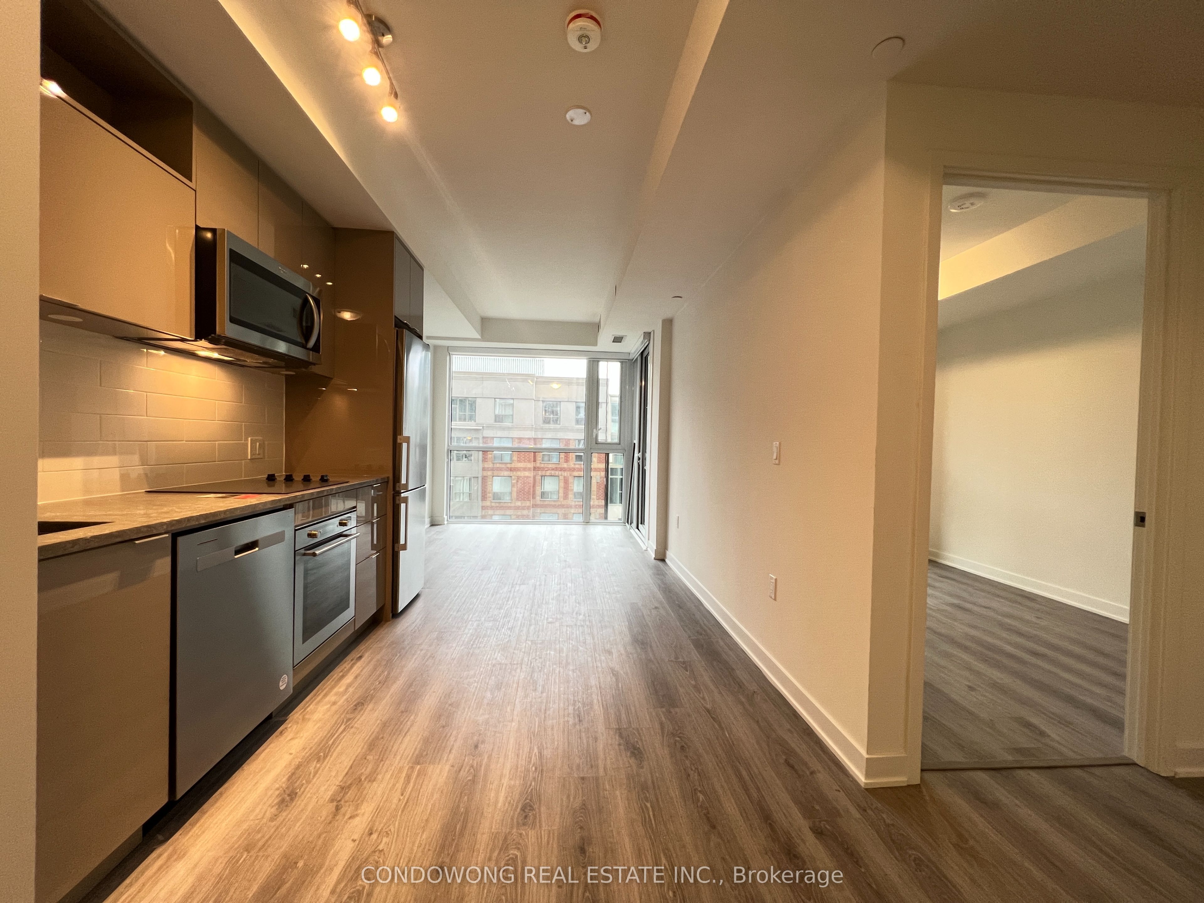 60 Princess Street 714, Toronto, ON M5A 2C7