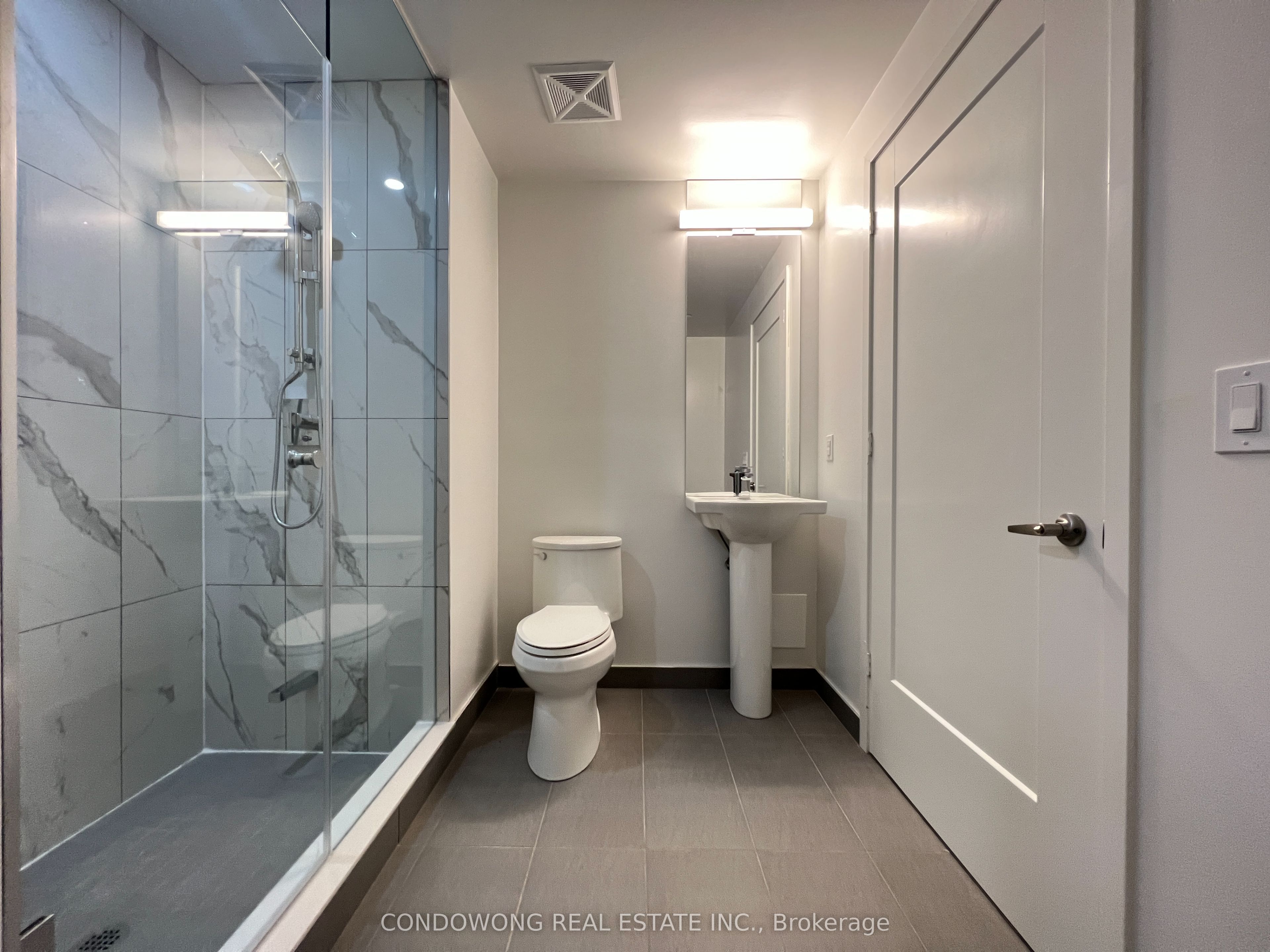 60 Princess Street 714, Toronto, ON M5A 2C7 photo 4
