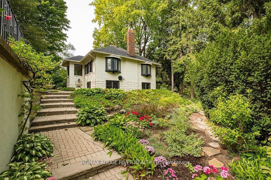 11 Donwoods Drive, Toronto, ON M4N 2E9 photo 2