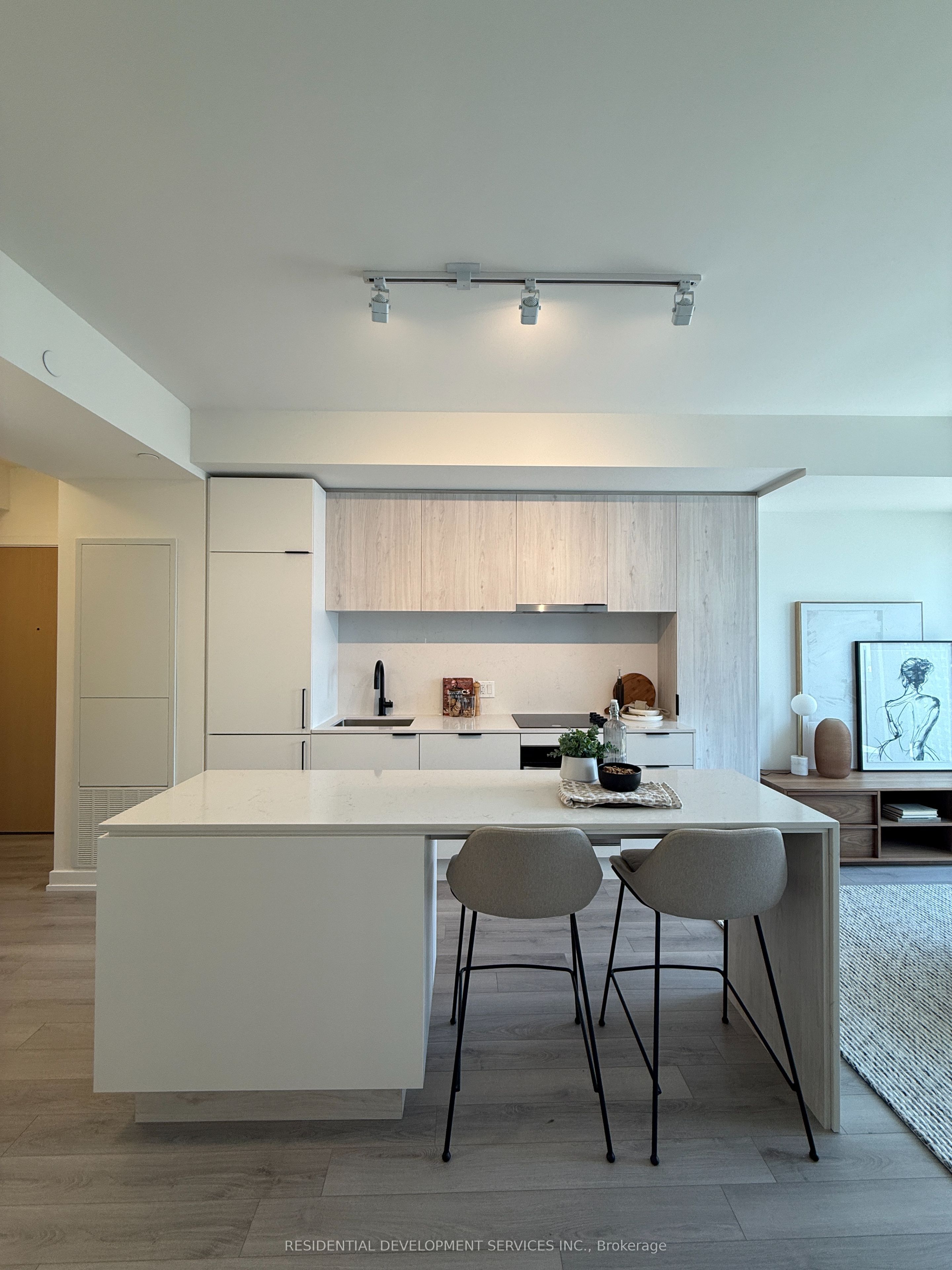 89 Church Street 2204, Toronto, ON M5C 0B7 photo 3