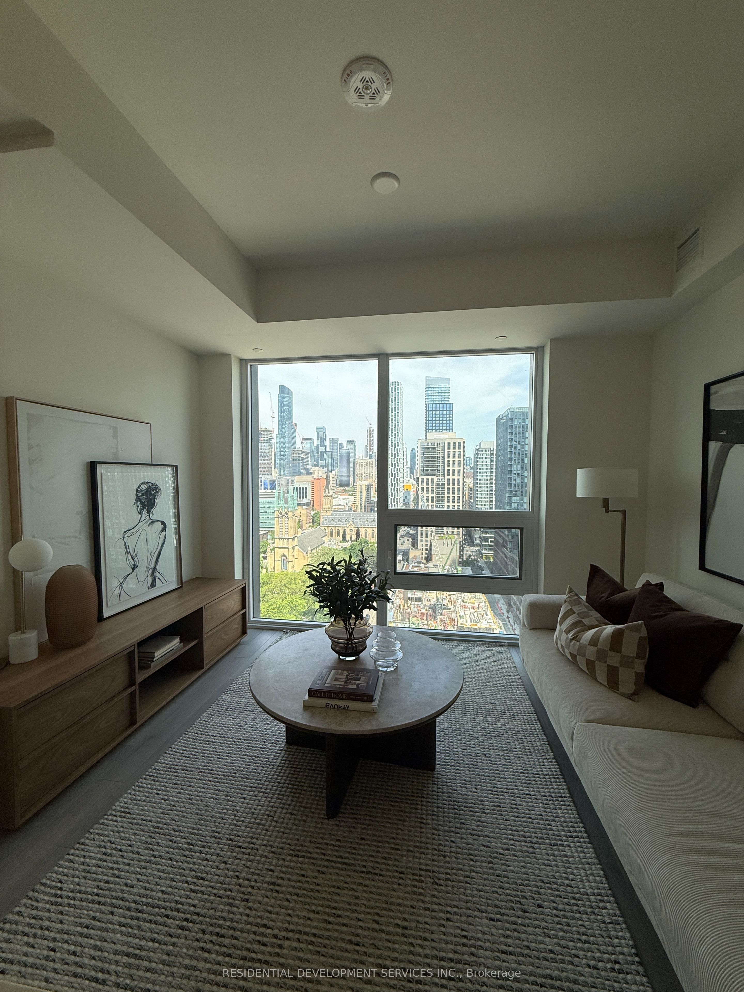 89 Church Street 2204, Toronto, ON M5C 0B7 photo 5
