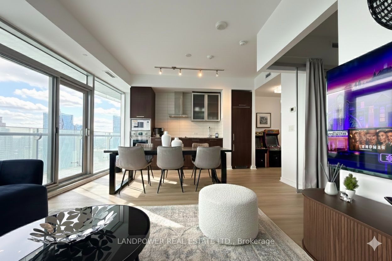 14 York Street 6009, Toronto, ON M5J 0B1 photo 4