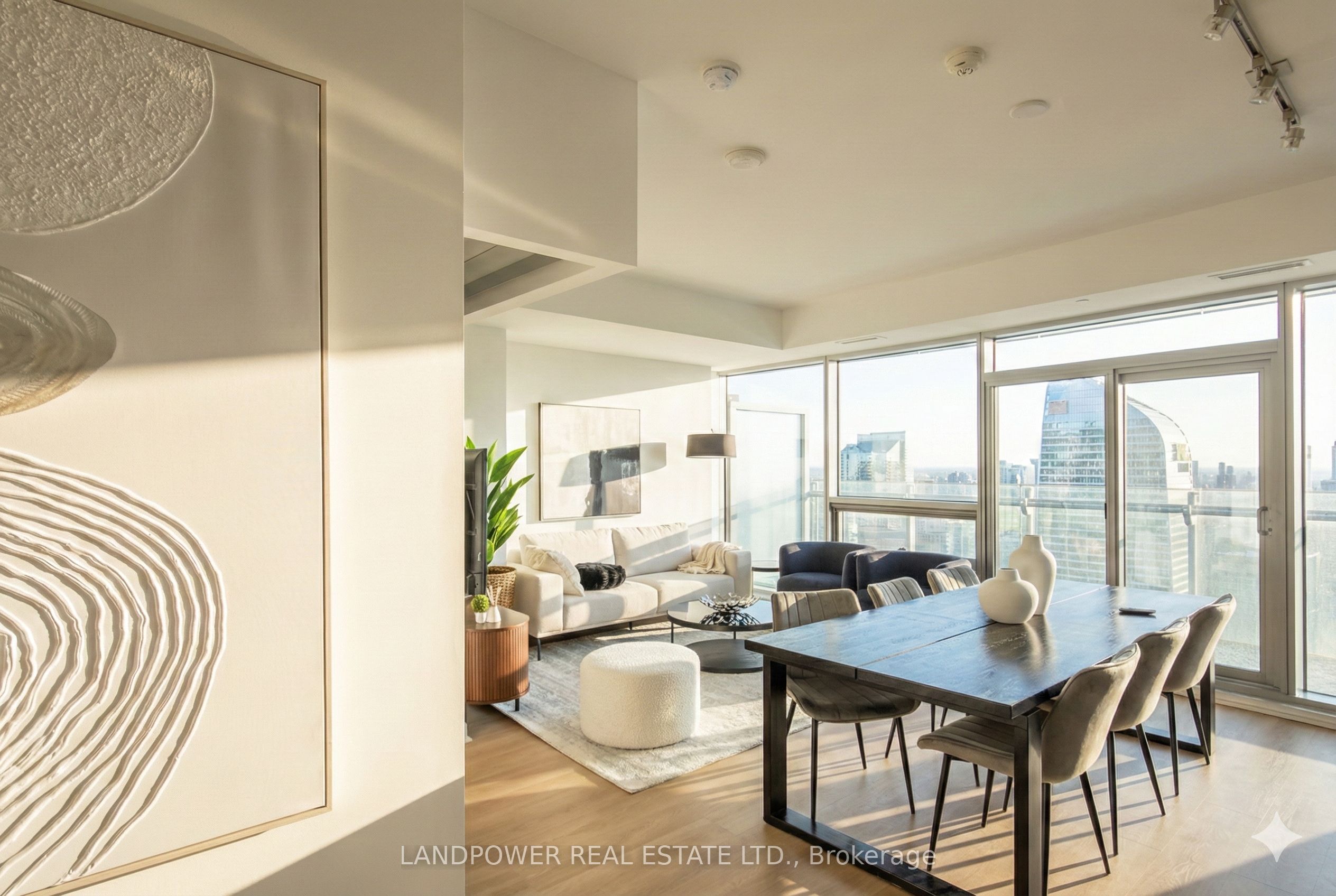 14 York Street 6009, Toronto, ON M5J 0B1 photo 5