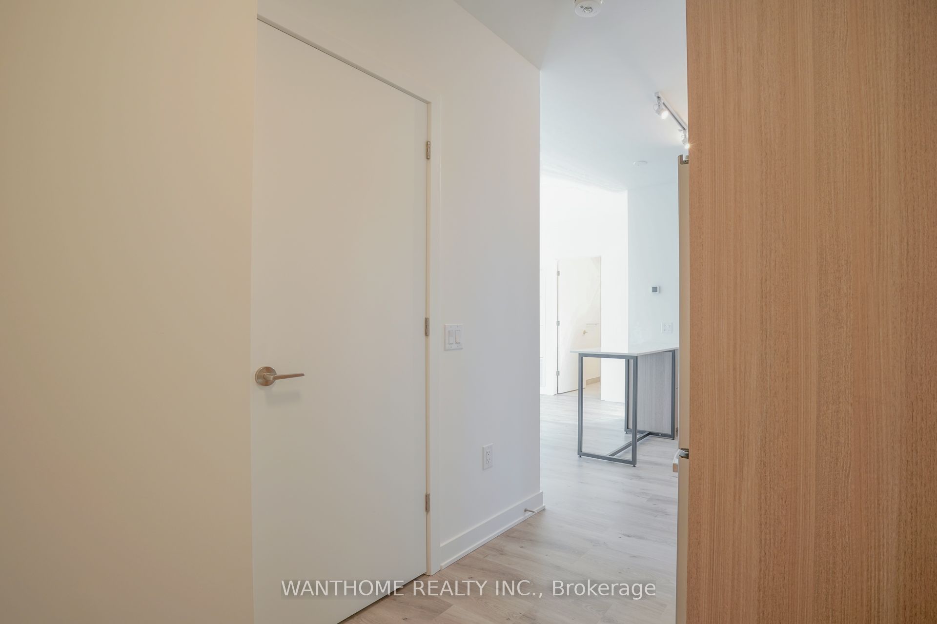 30 Dreamers Way Street 1018, Toronto, ON M5A 0Y7