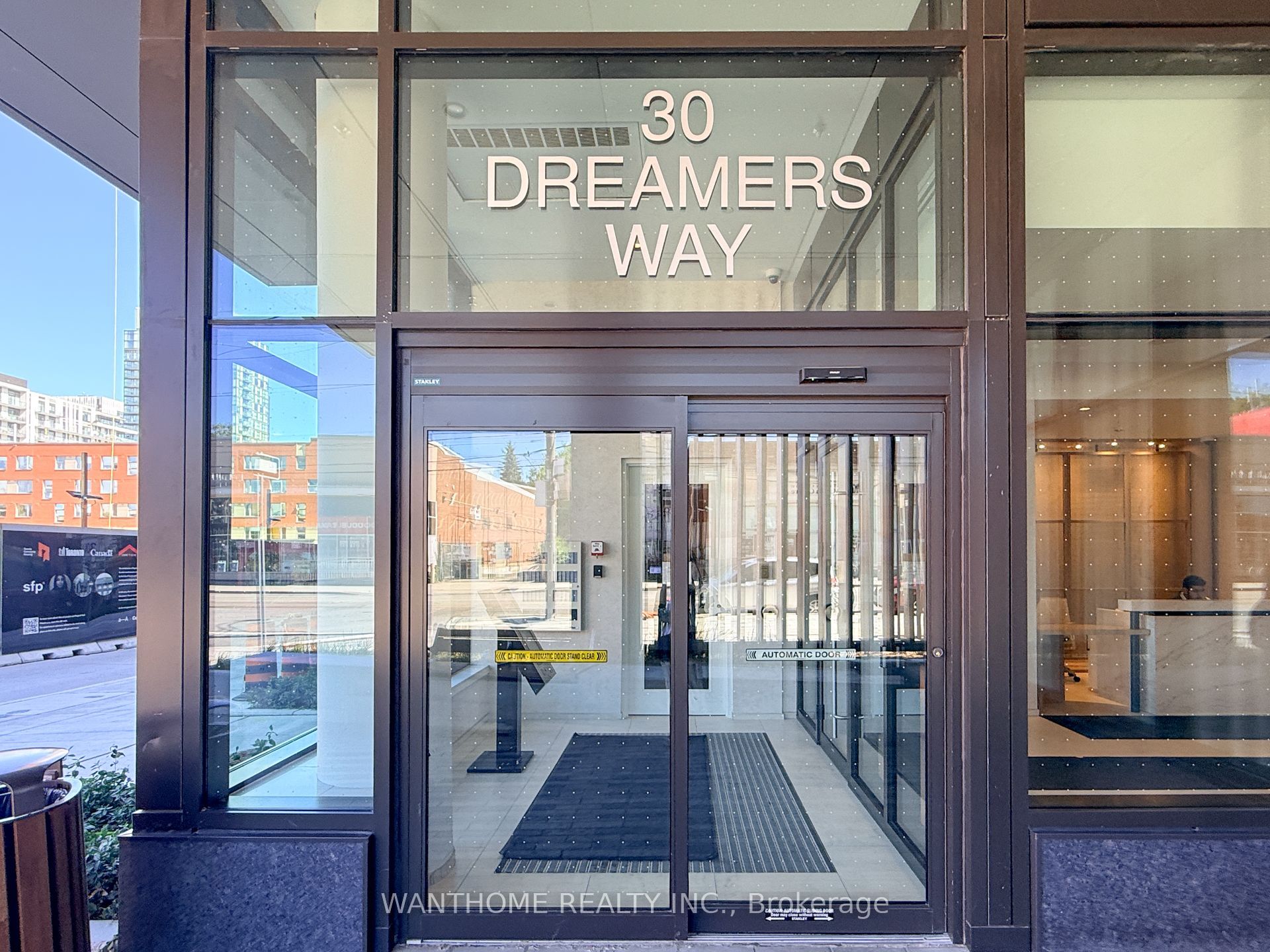 30 Dreamers Way Street 1018, Toronto, ON M5A 0Y7 photo 2