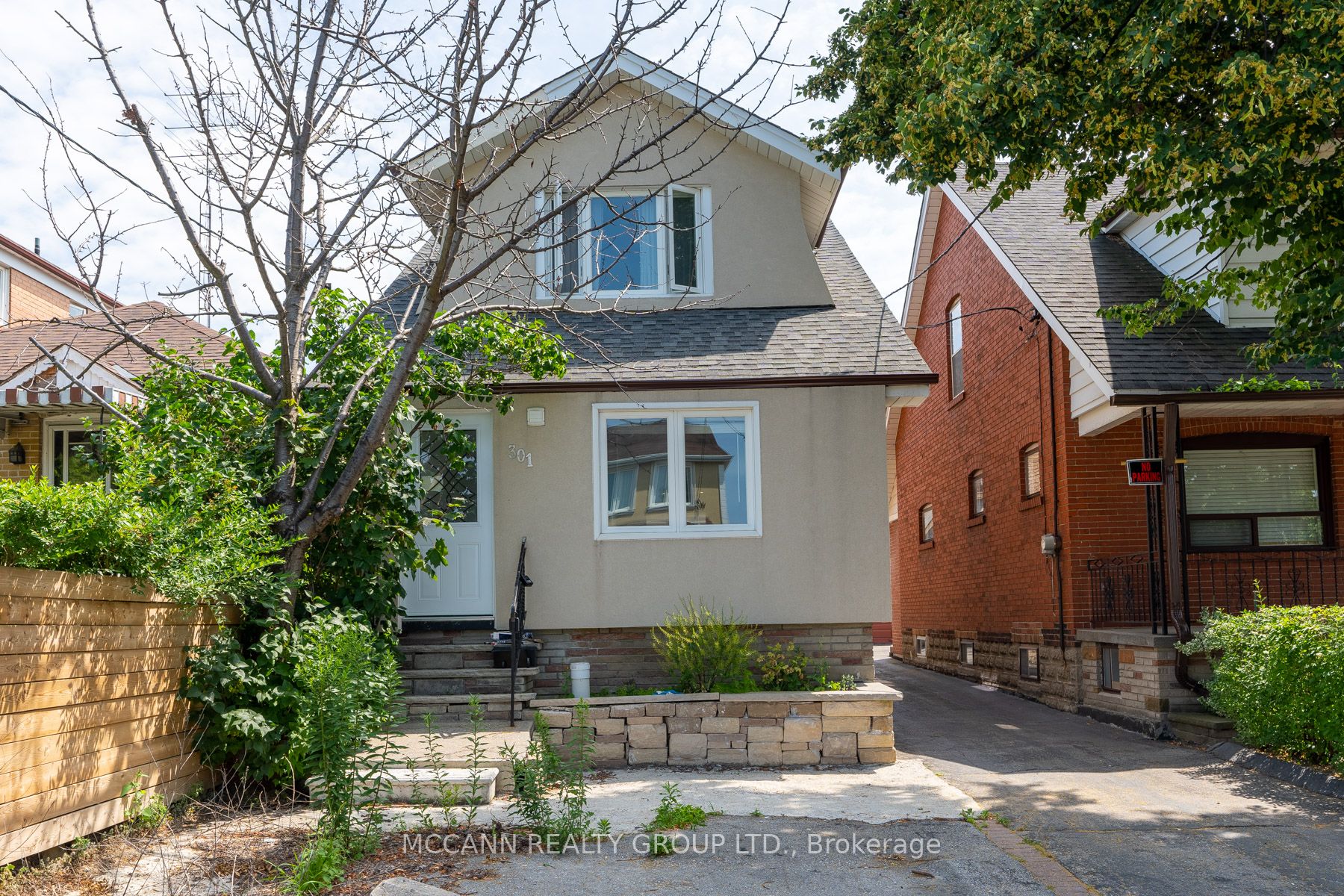 301 Robina Avenue BSMNT, Toronto, ON M6C 3Z2 photo 2