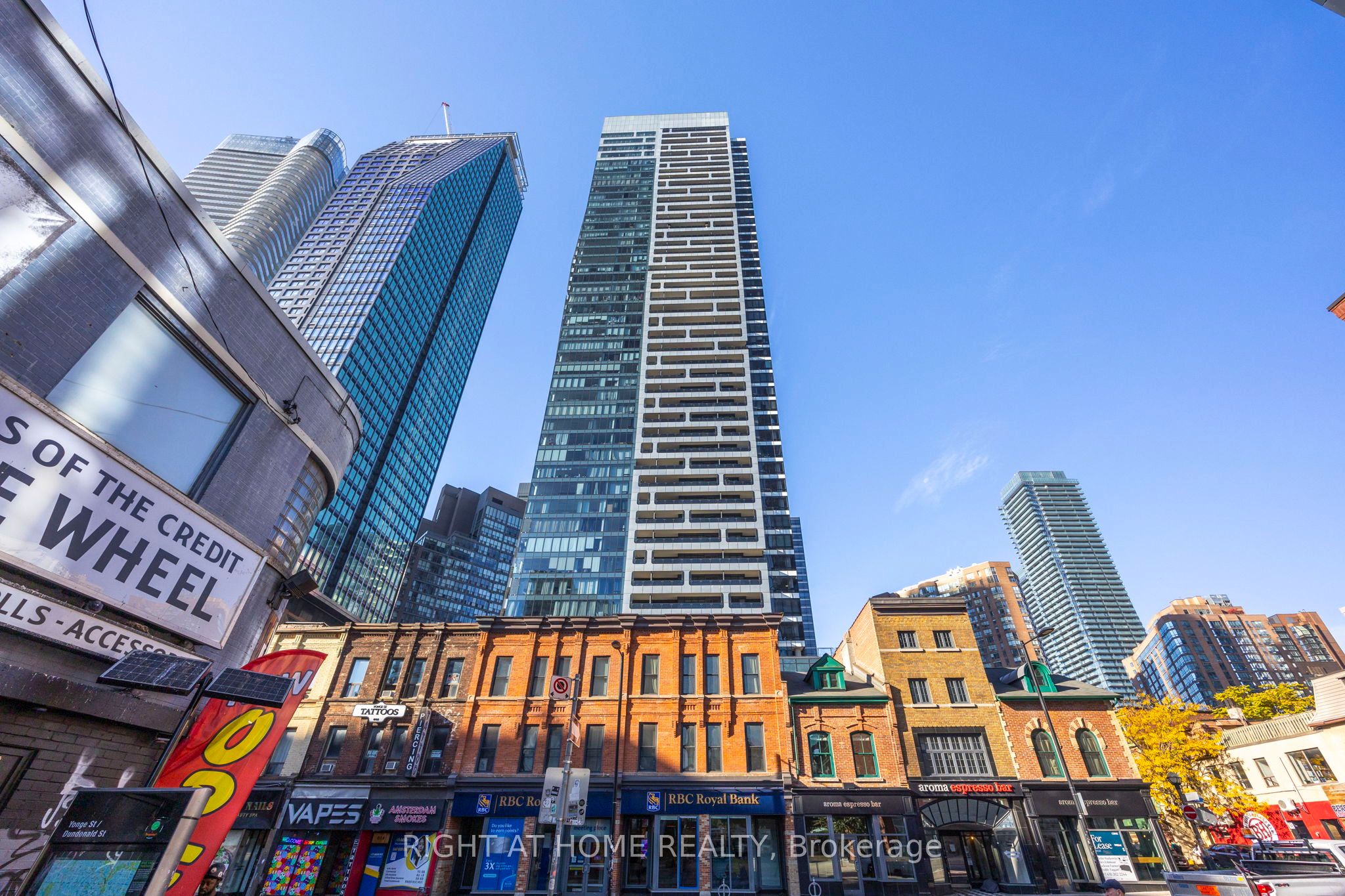 5 St Joseph Street 3403, Toronto, ON M4Y 1J6