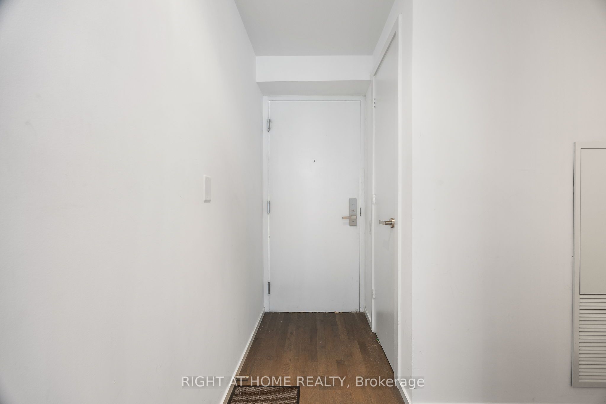 5 St Joseph Street 3403, Toronto, ON M4Y 1J6 photo 2