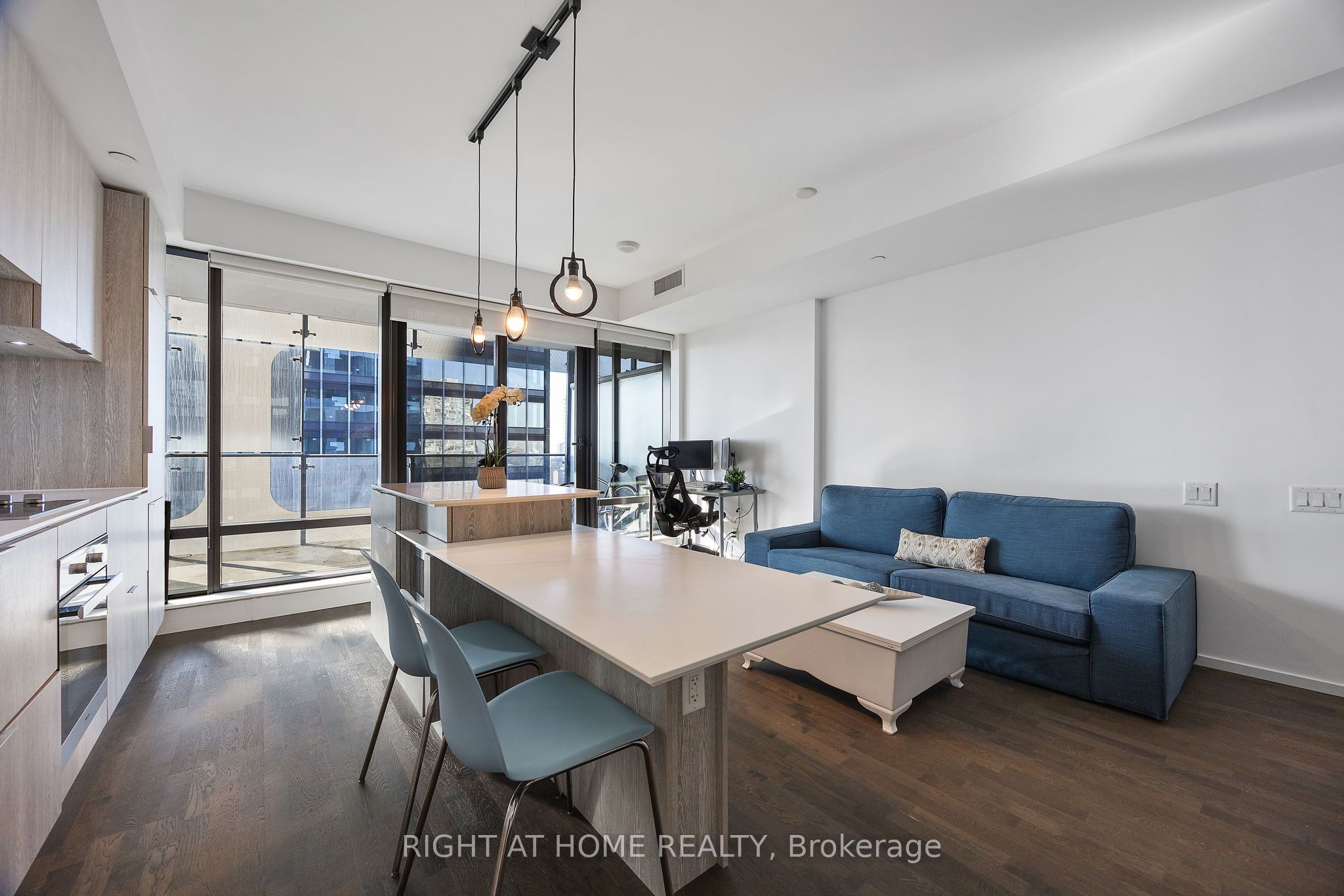 5 St Joseph Street 3403, Toronto, ON M4Y 1J6 photo 5