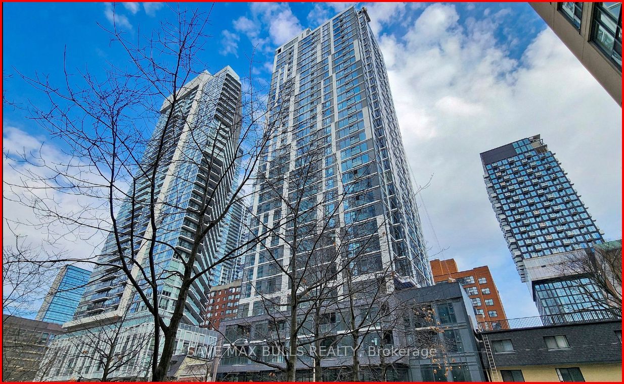 65 Mutual Street 2407, Toronto, ON M5B 0E5 photo 2