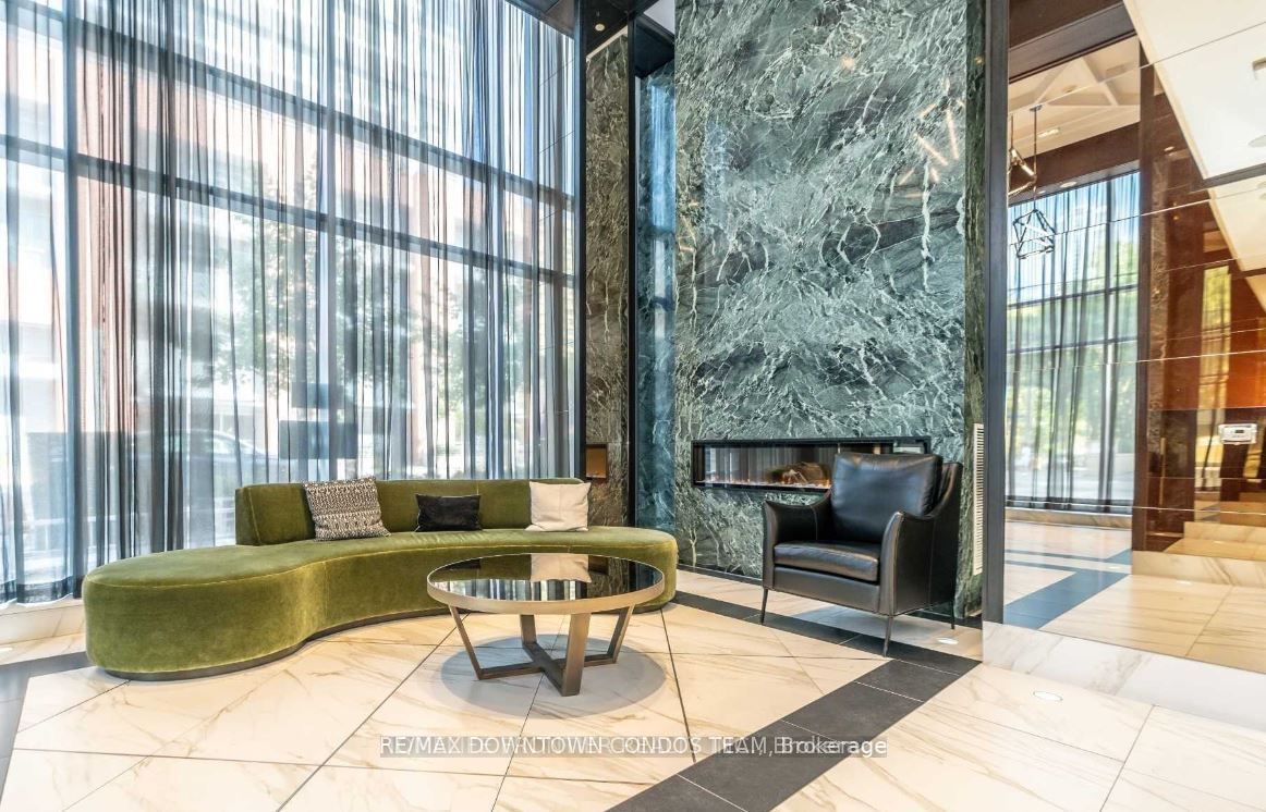 89 Mcgill Street 2201, Toronto, ON M5B 1H5 photo 3